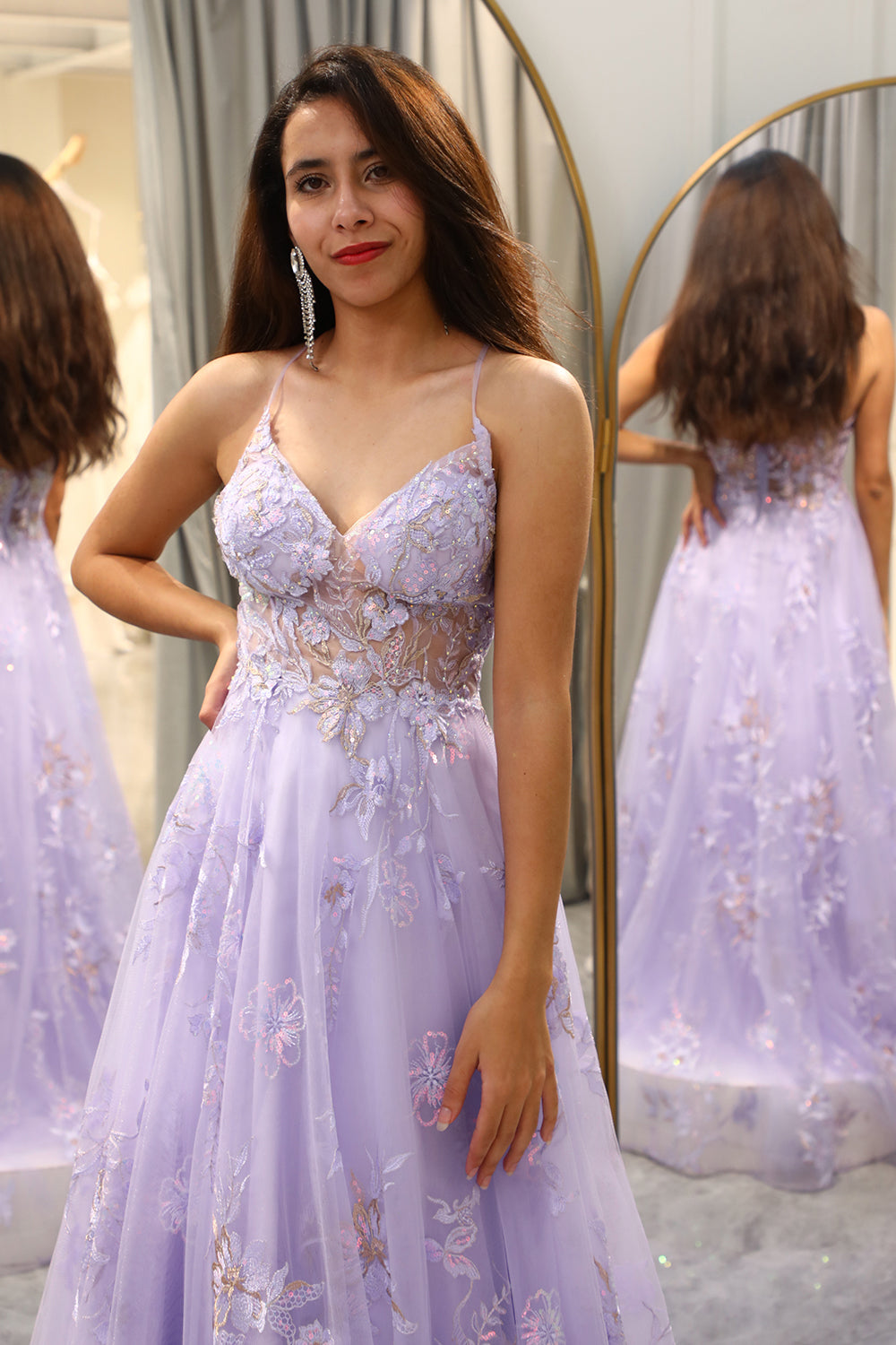 Robe de bal violette trapèze à sequins et broderies