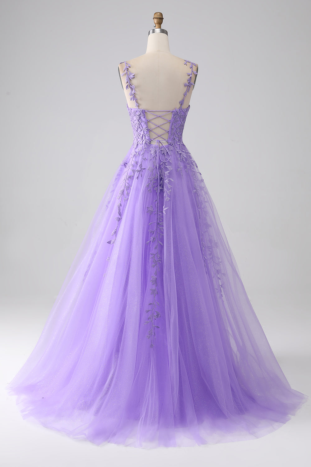 Robe de bal longue lilas coupe trapèze à bretelles spaghetti avec appliques