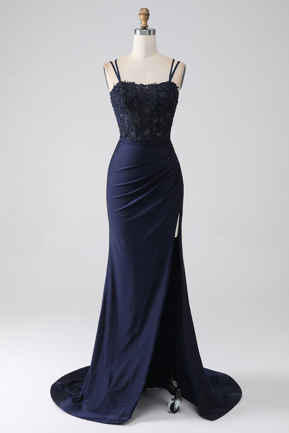 Robe de bal sirène perlée bleu marine à volants