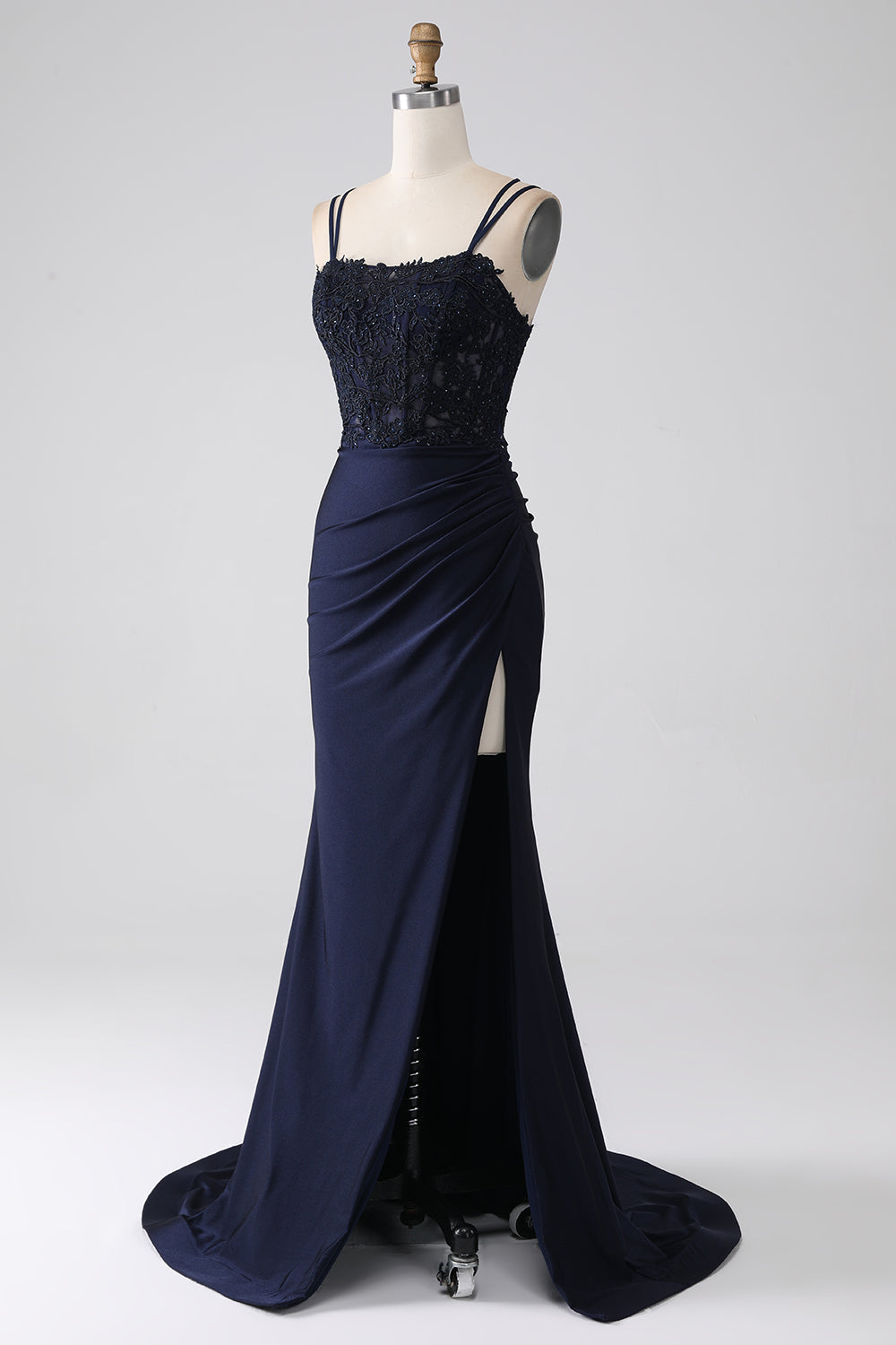 Robe de bal sirène perlée bleu marine à volants