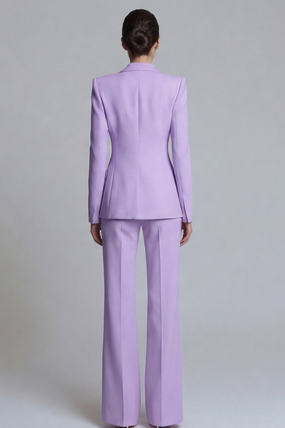 Costume de travail 2 pièces rose à revers pointus et un bouton pour femme