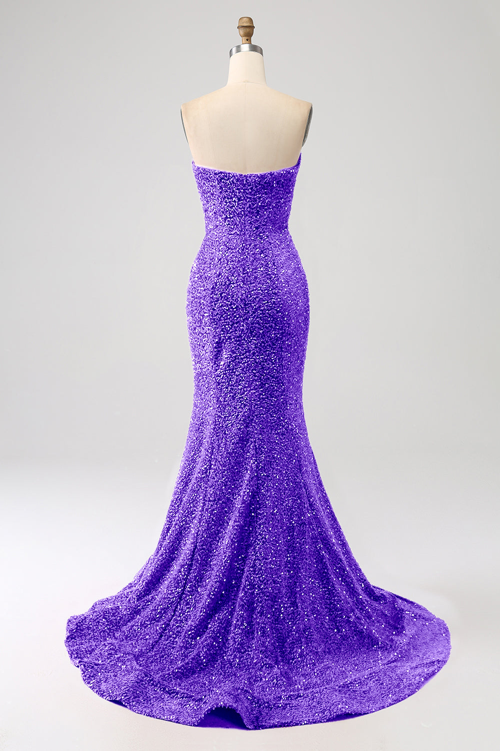 Robe de bal de sirène à encolure cœur et traîne longue brodée de sequins bleu marine