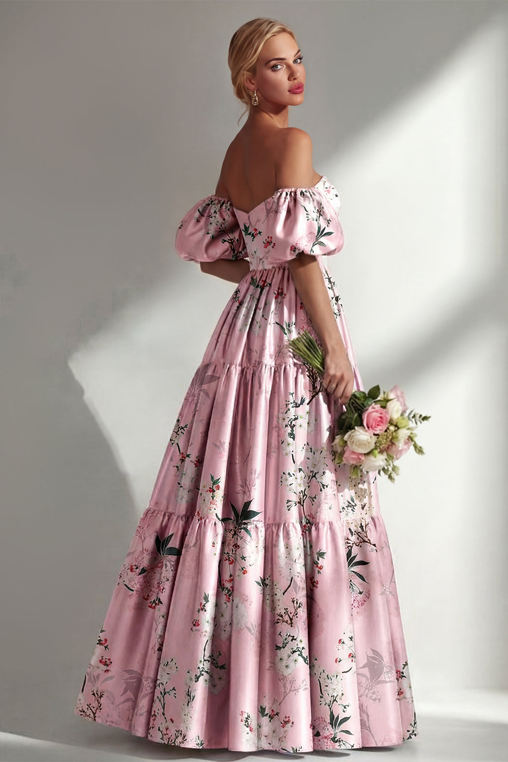 Robe longue de demoiselle d'honneur trapèze rose sans bretelles à fleurs avec manches bouffantes