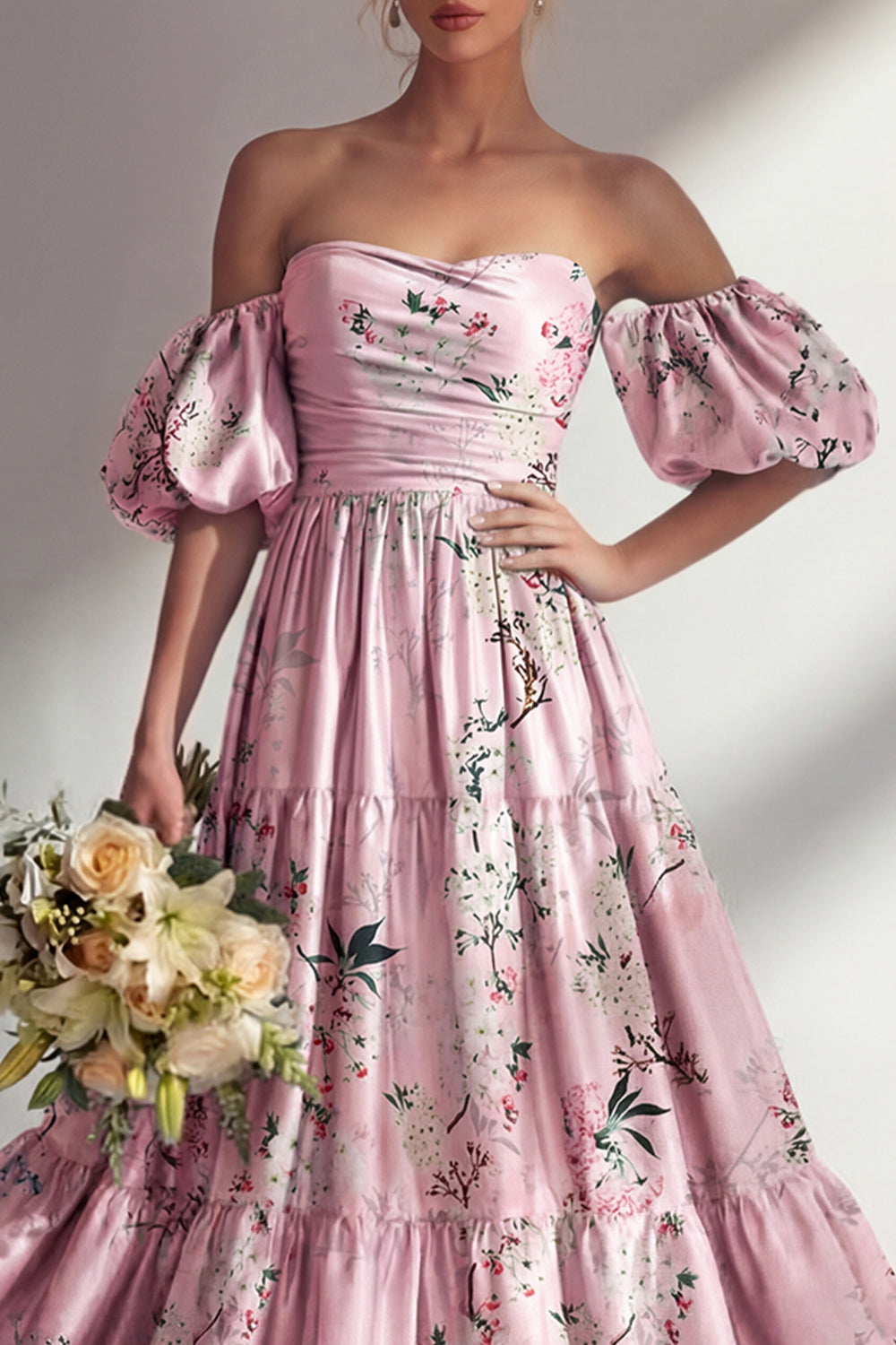 Robe longue de demoiselle d'honneur trapèze rose sans bretelles à fleurs avec manches bouffantes