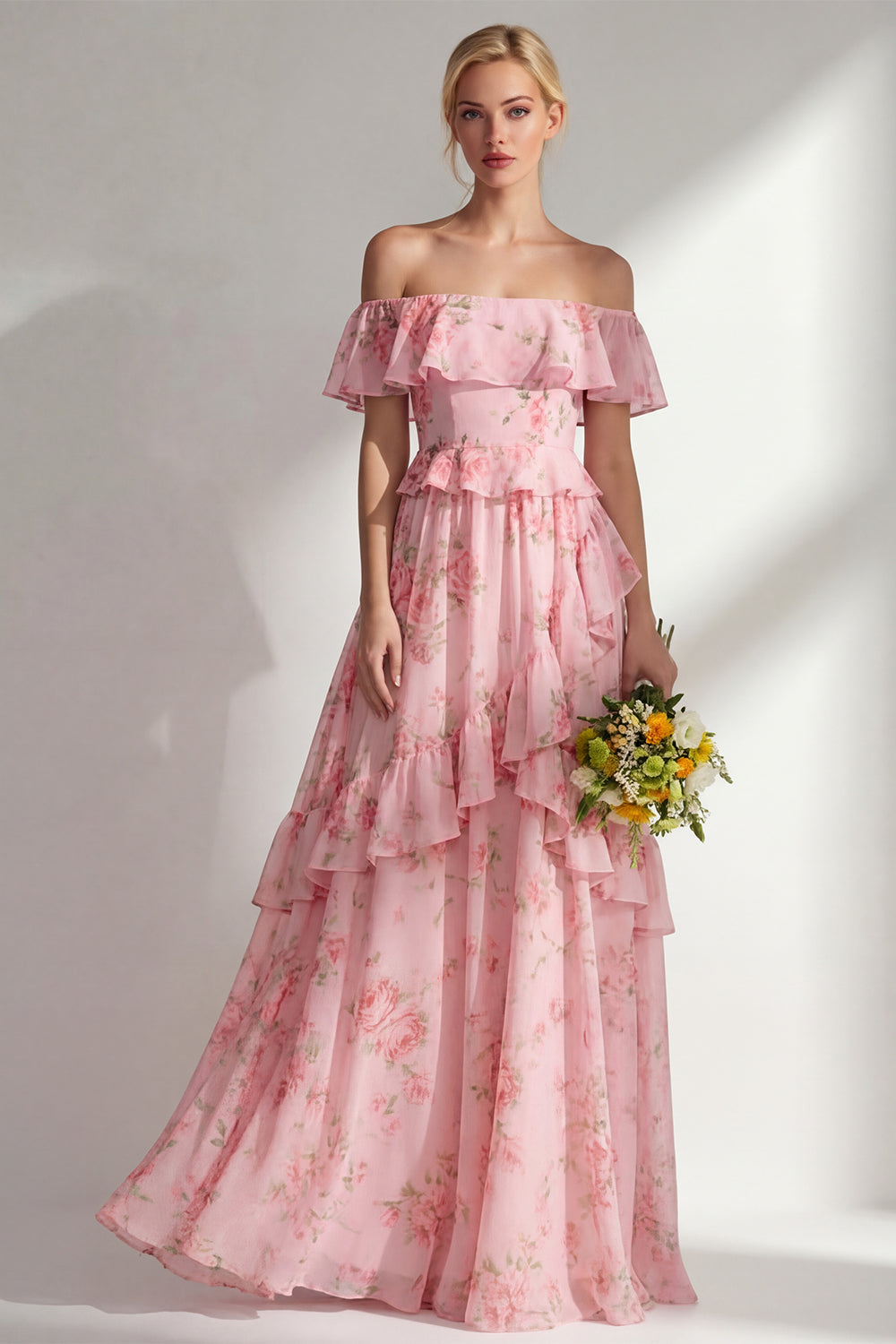 Robe de demoiselle d'honneur longue en mousseline jaune et rose à fleurs, coupe trapèze, épaules dénudées et volants