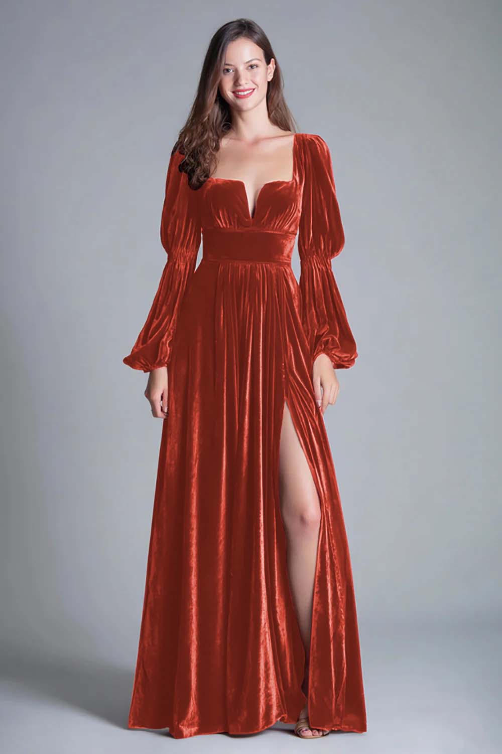 Vestido de noche formal línea A de terciopelo burdeos con cuello cuadrado y abertura