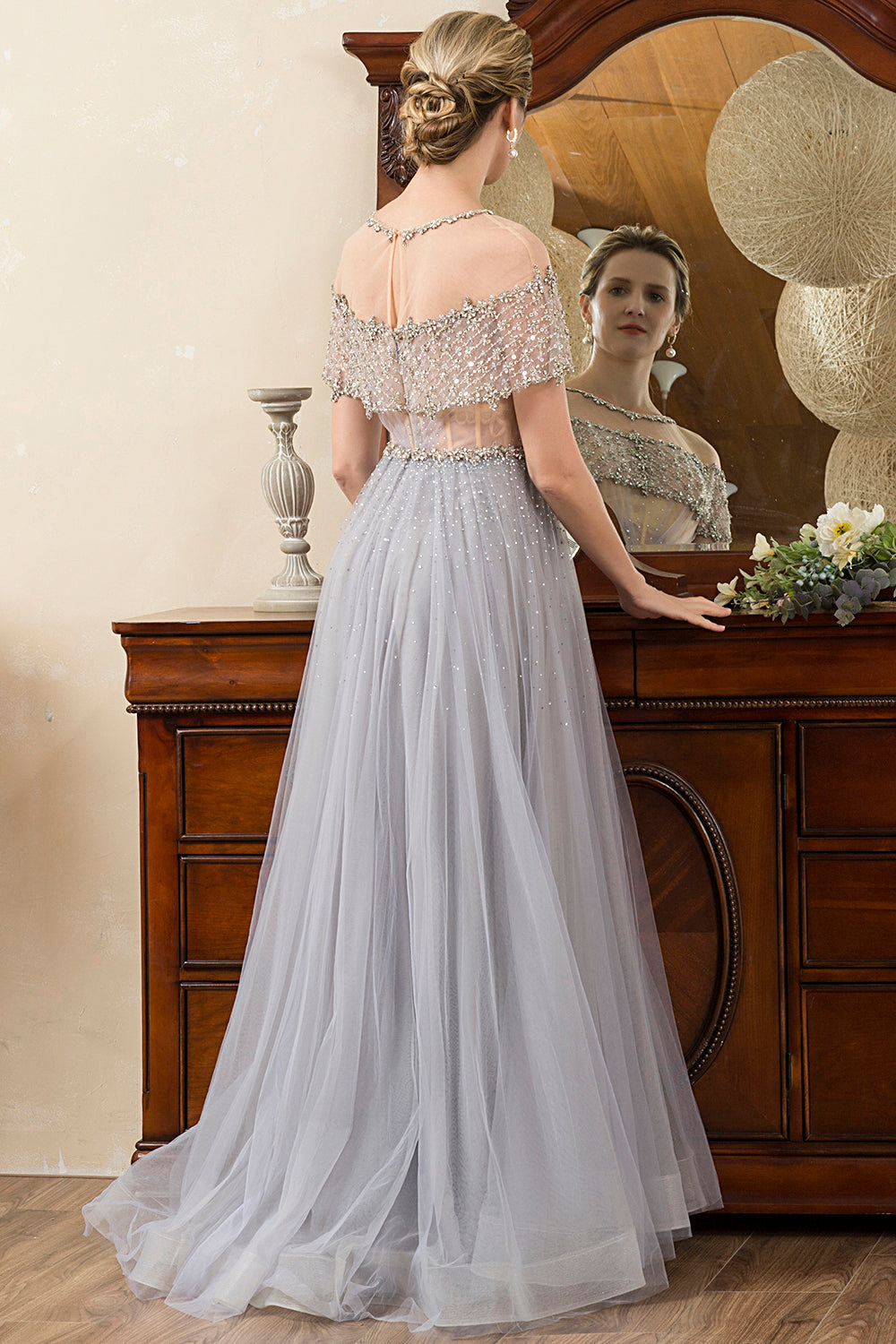 Robe de mère de la mariée trapèze en tulle gris, ornée de perles et de paillettes