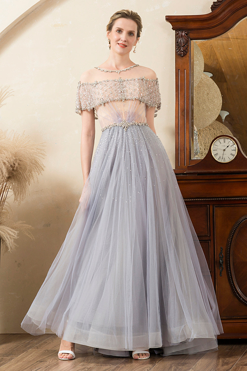 Robe de mère de la mariée trapèze en tulle gris, ornée de perles et de paillettes