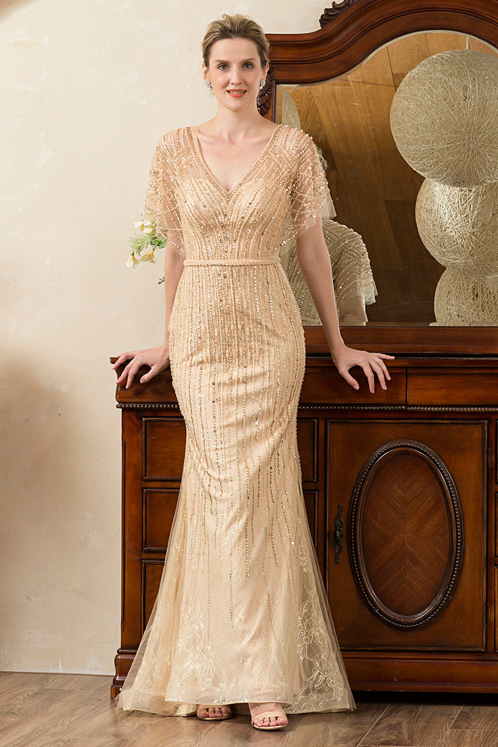 Robe sirène de mère de mariée à col en V perlée et pailletée