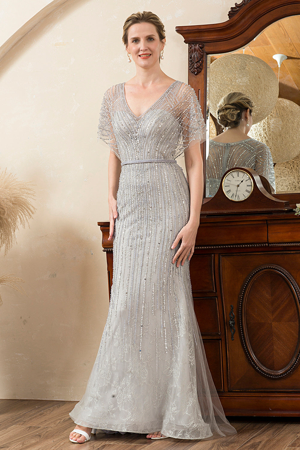 Robe sirène de mère de mariée à col en V perlée et pailletée