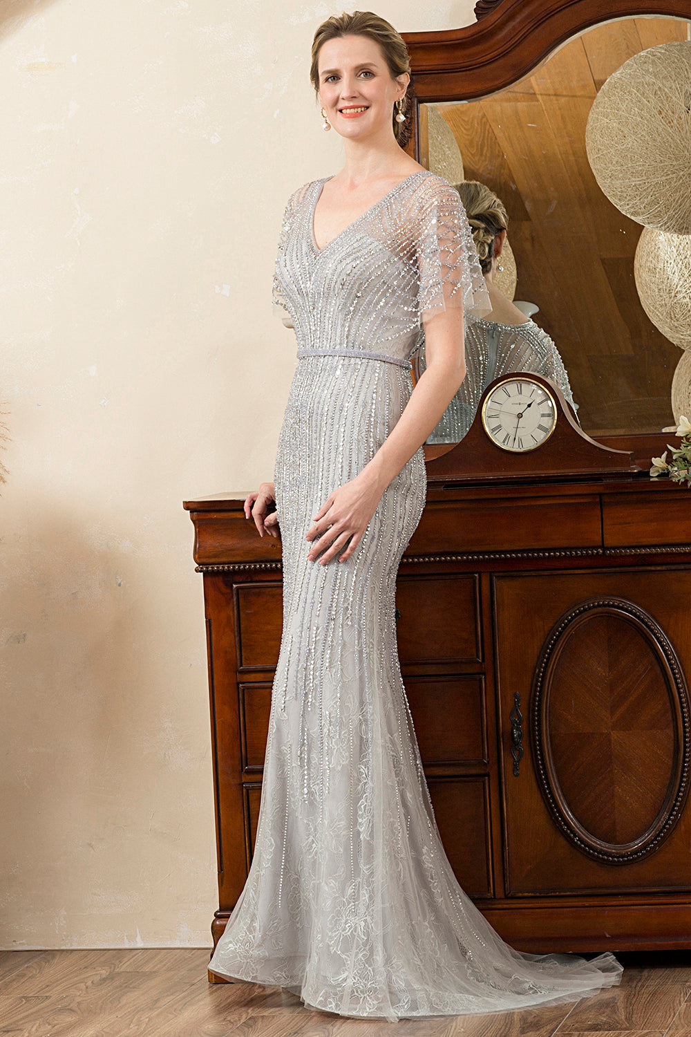 Robe sirène de mère de mariée à col en V perlée et pailletée