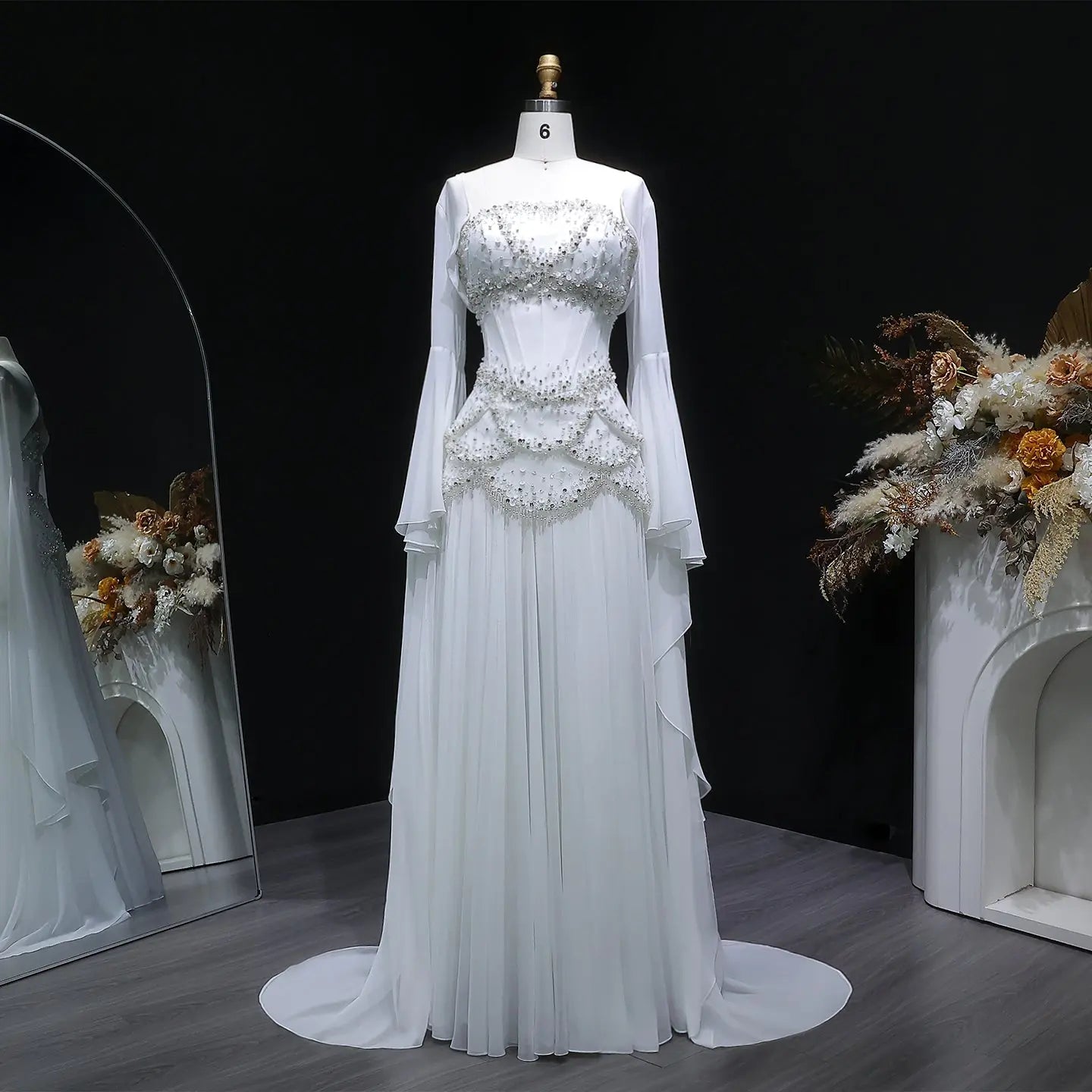 Robe de soirée bleue Muse™ pour l'été avec perles, franges et manteau fluide | L'élégance dans chaque détail
