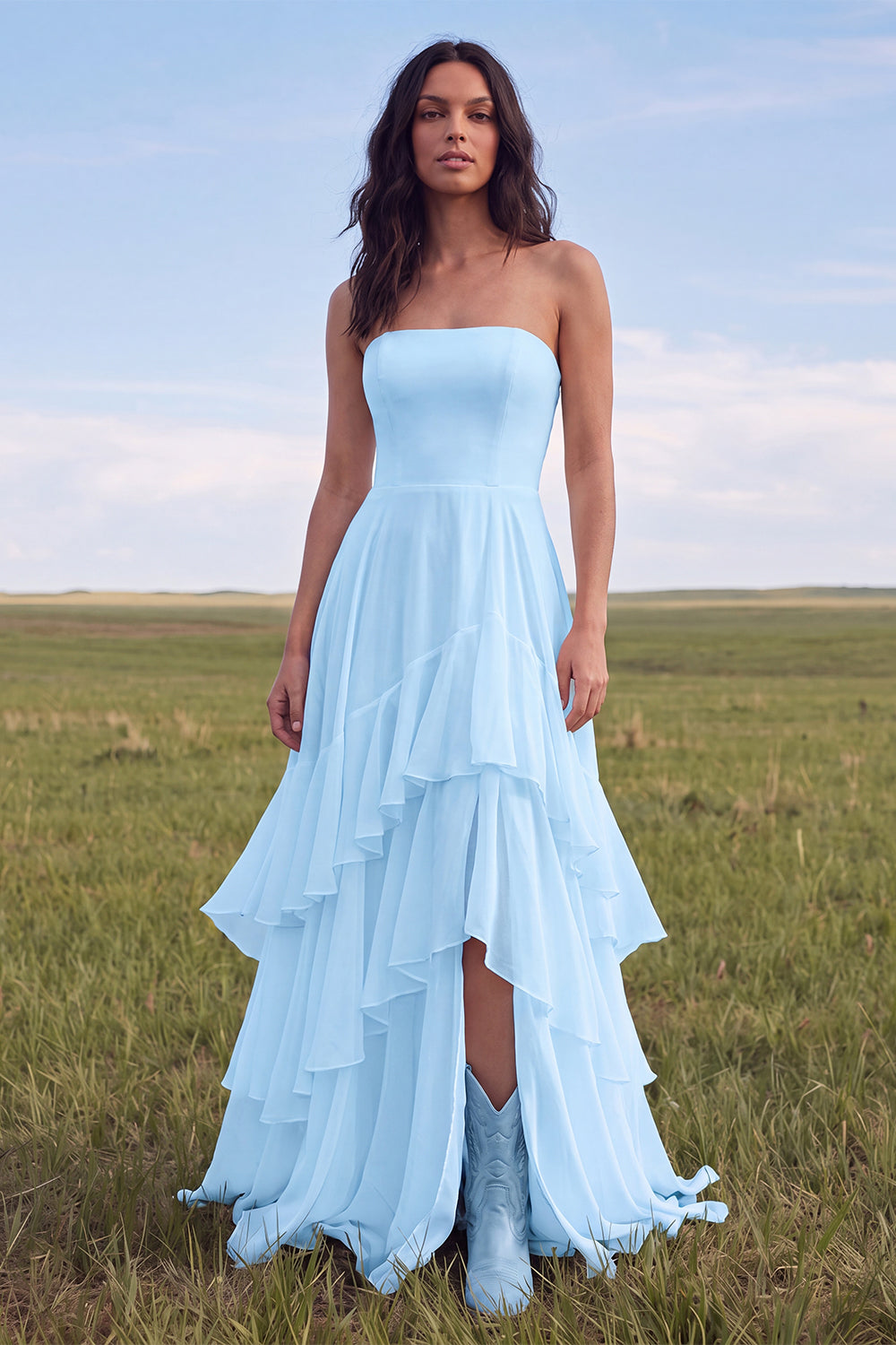 Robe de mariée bustier bohème ivoire évasée avec fente et volants