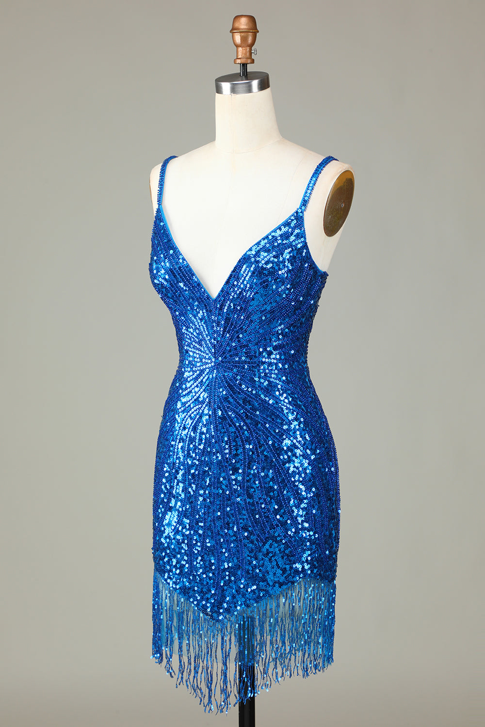 Robe courte de cocktail moulante à fines bretelles, sequins bleus scintillants et pampilles