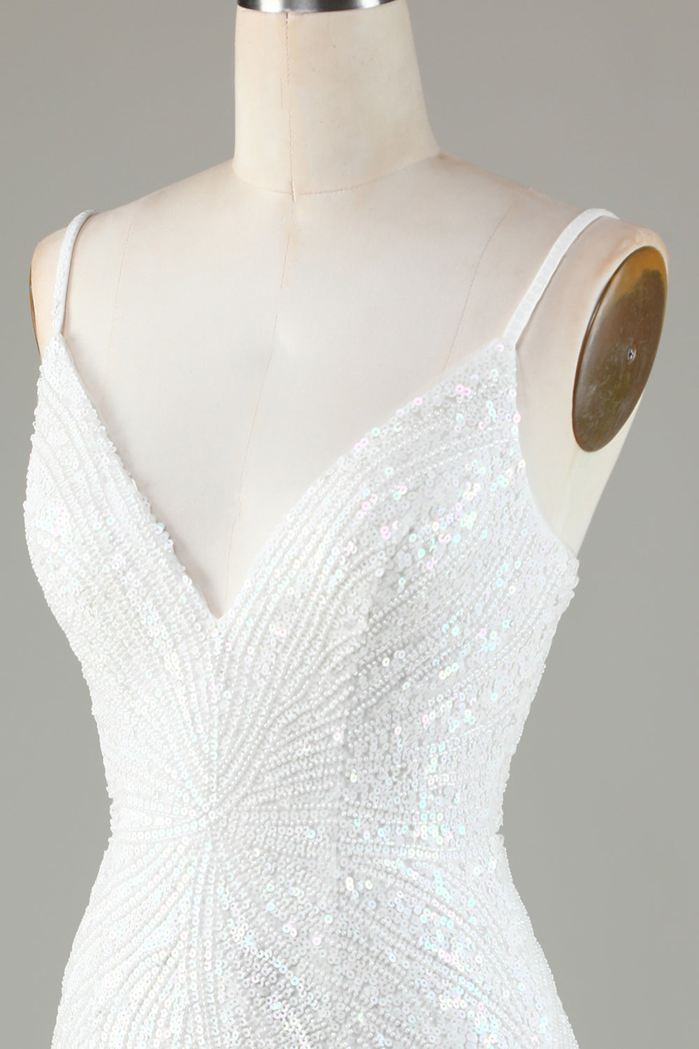 Robe courte de bal moulante et scintillante à bretelles spaghetti et dos lacé bleu, ornée de perles