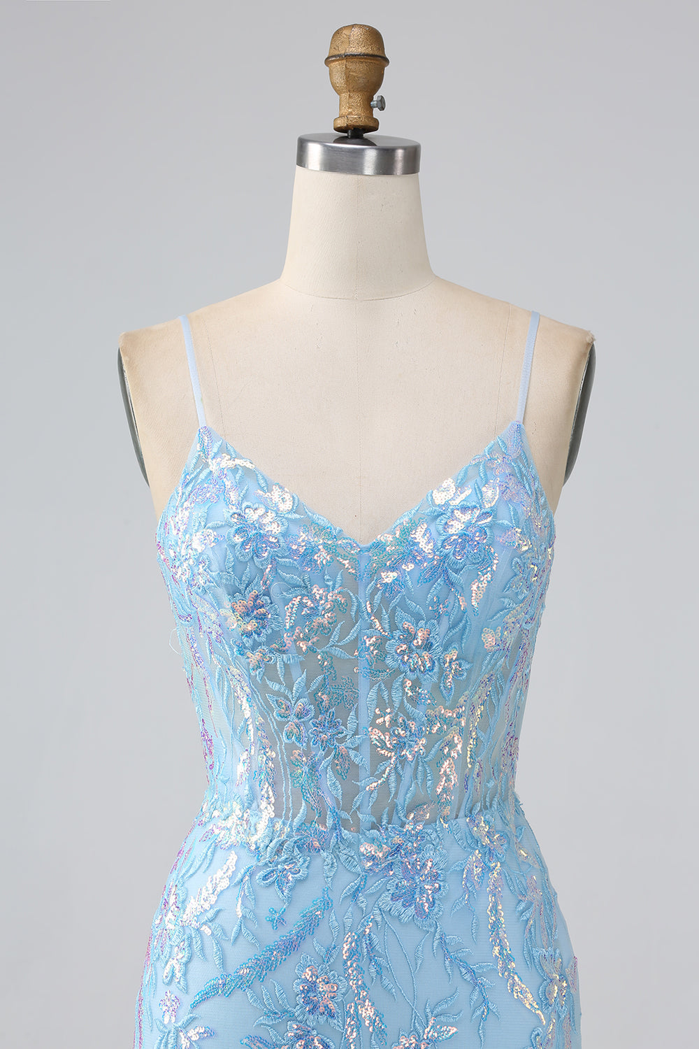 Robe longue de bal bleu clair scintillant coupe sirène à fines bretelles avec perles