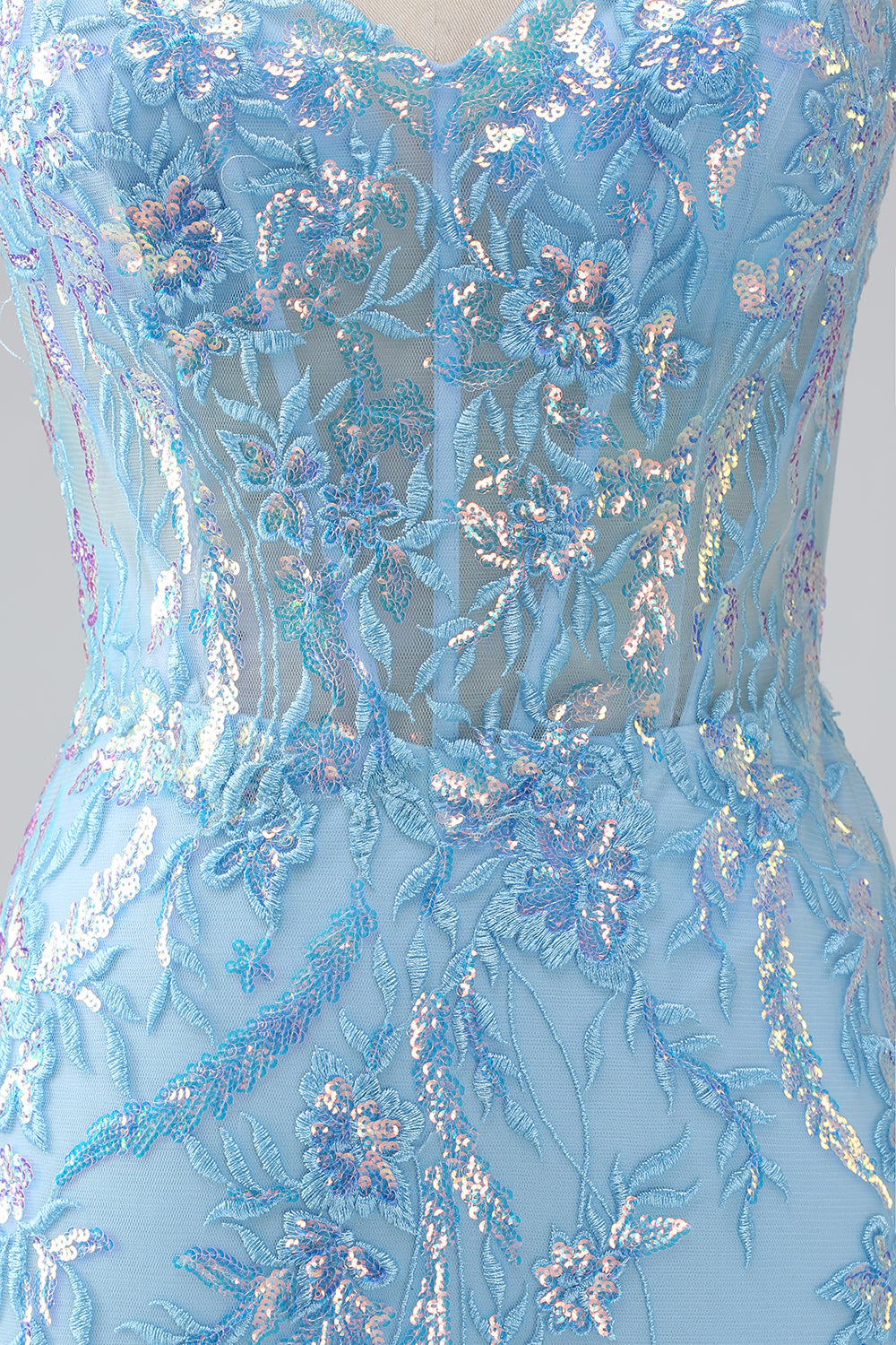 Robe longue de bal bleu clair scintillant coupe sirène à fines bretelles avec perles