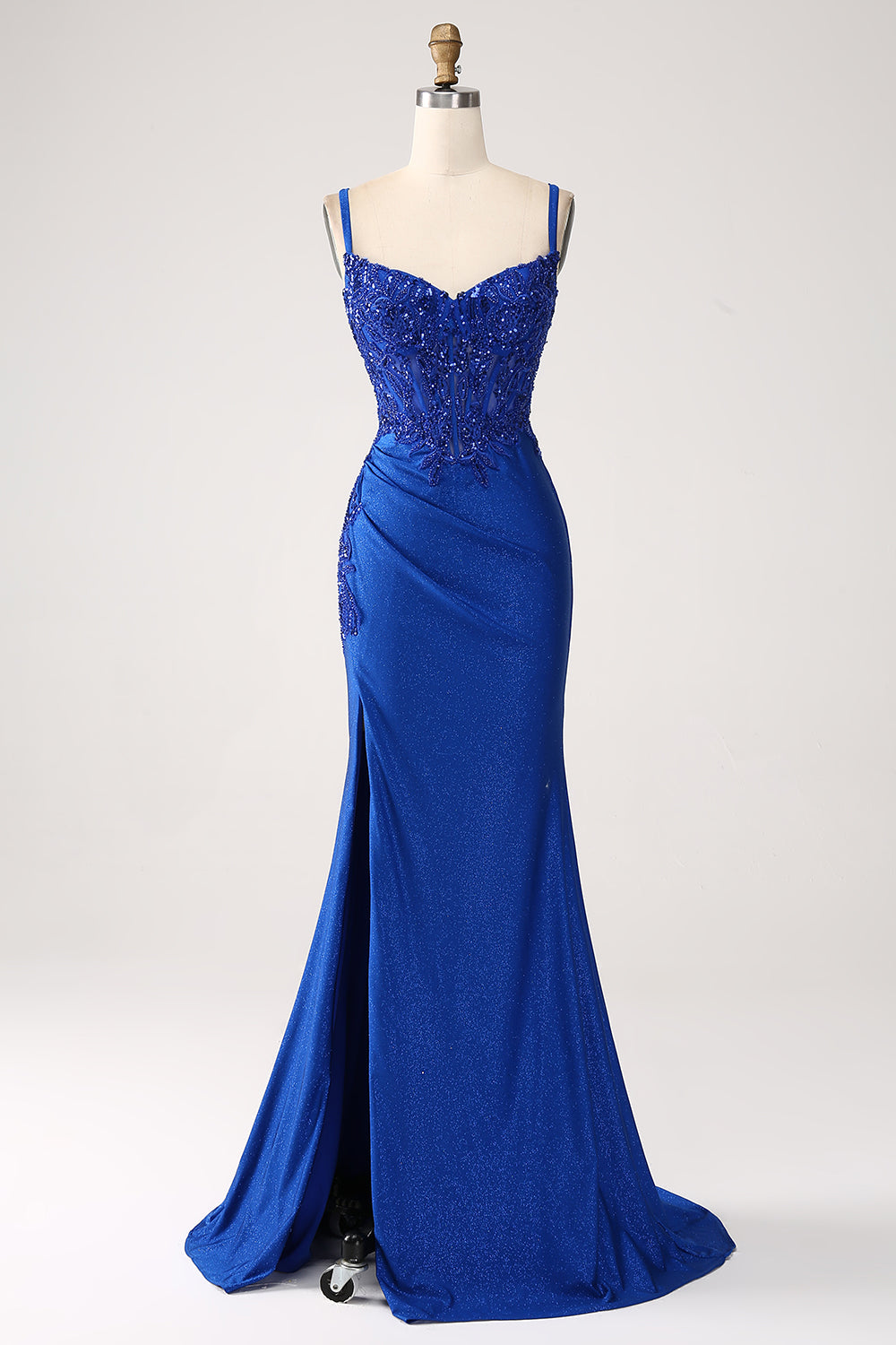 Robe de bal longue sirène bleu roi pailletée à fines bretelles et appliqués
