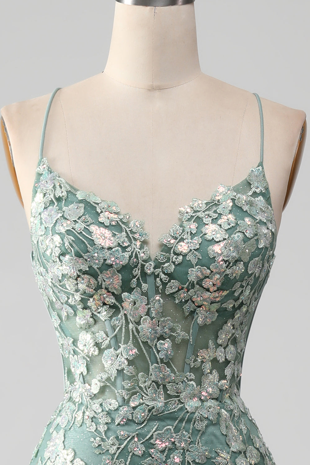 Robe de bal sirène vert clair avec des appliques et dos à lacets