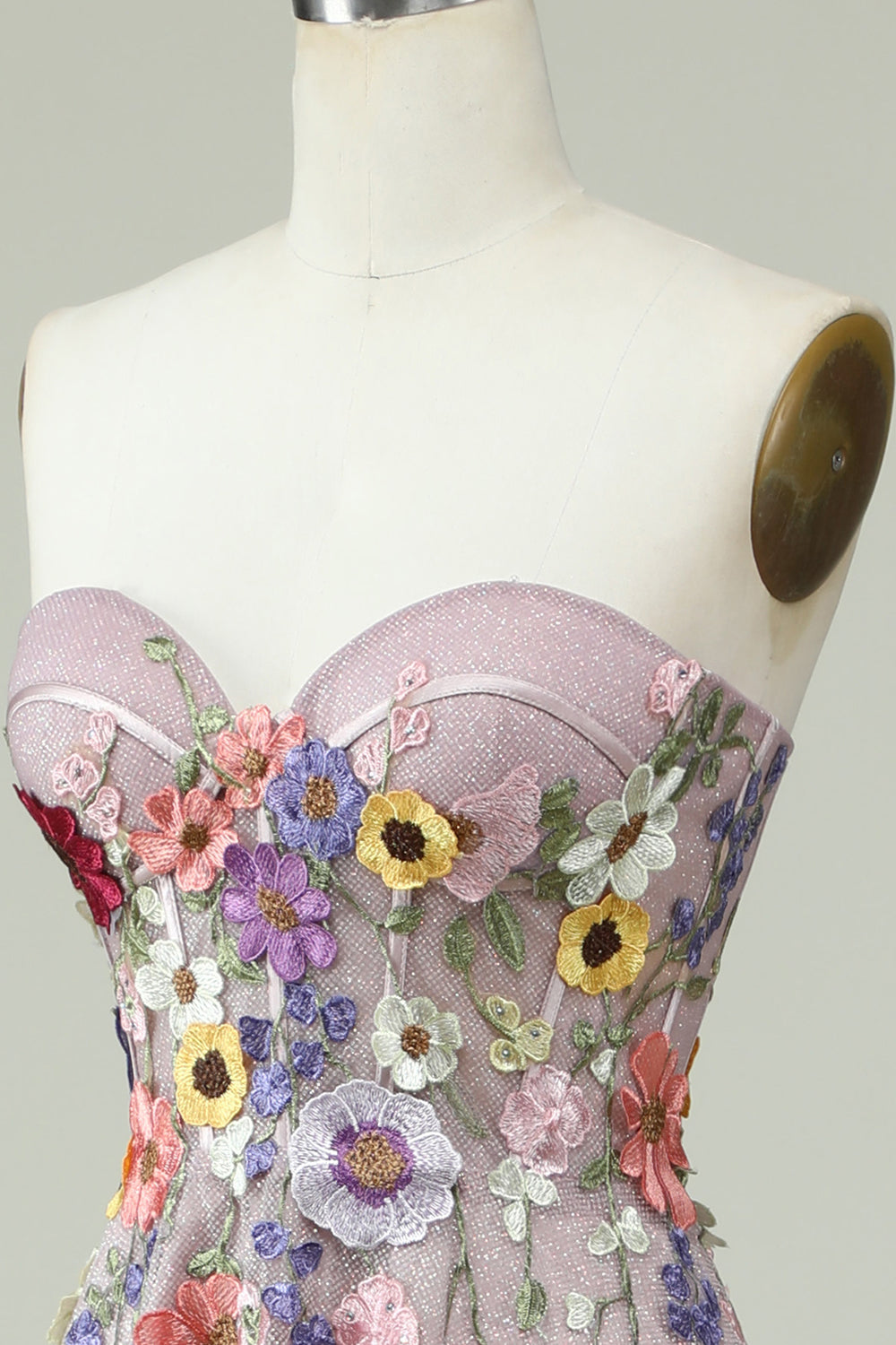 Robe de bal bustier coupe trapèze avec fleurs 3D