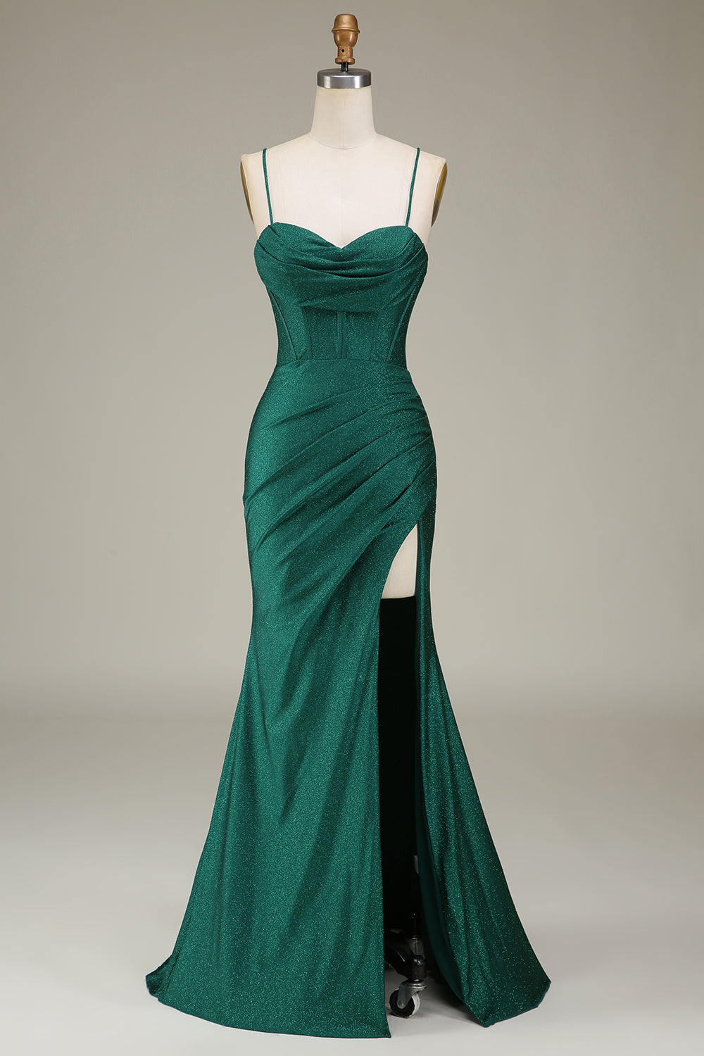 Robe de bal bustier lilas en satin à fines bretelles