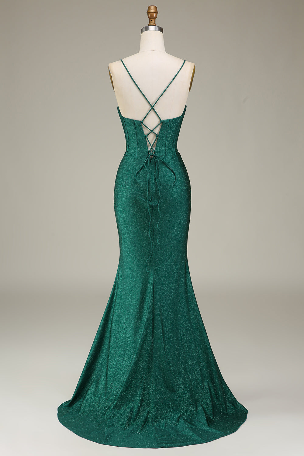 Robe de bal bustier lilas en satin à fines bretelles
