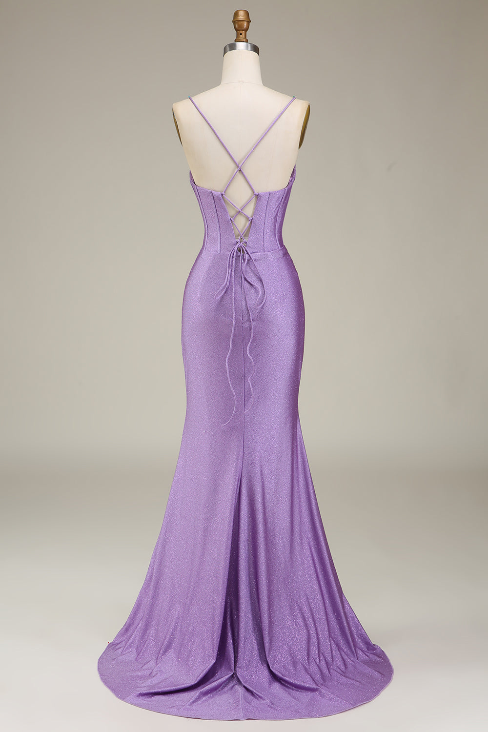 Robe de bal bustier lilas en satin à fines bretelles