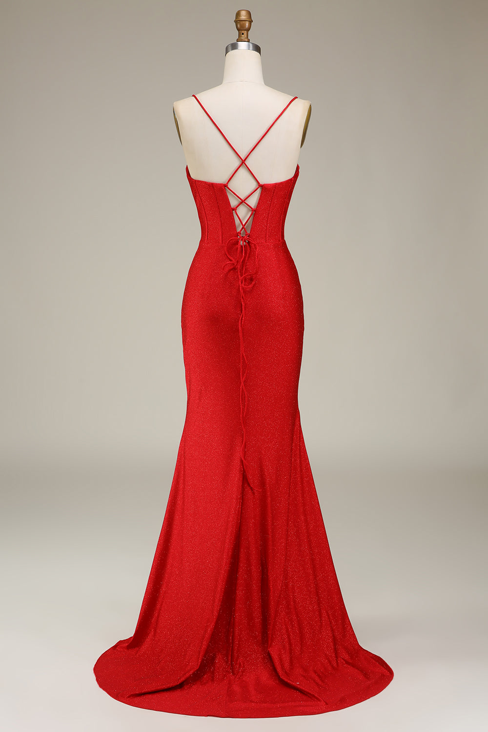 Robe de bal bustier lilas en satin à fines bretelles