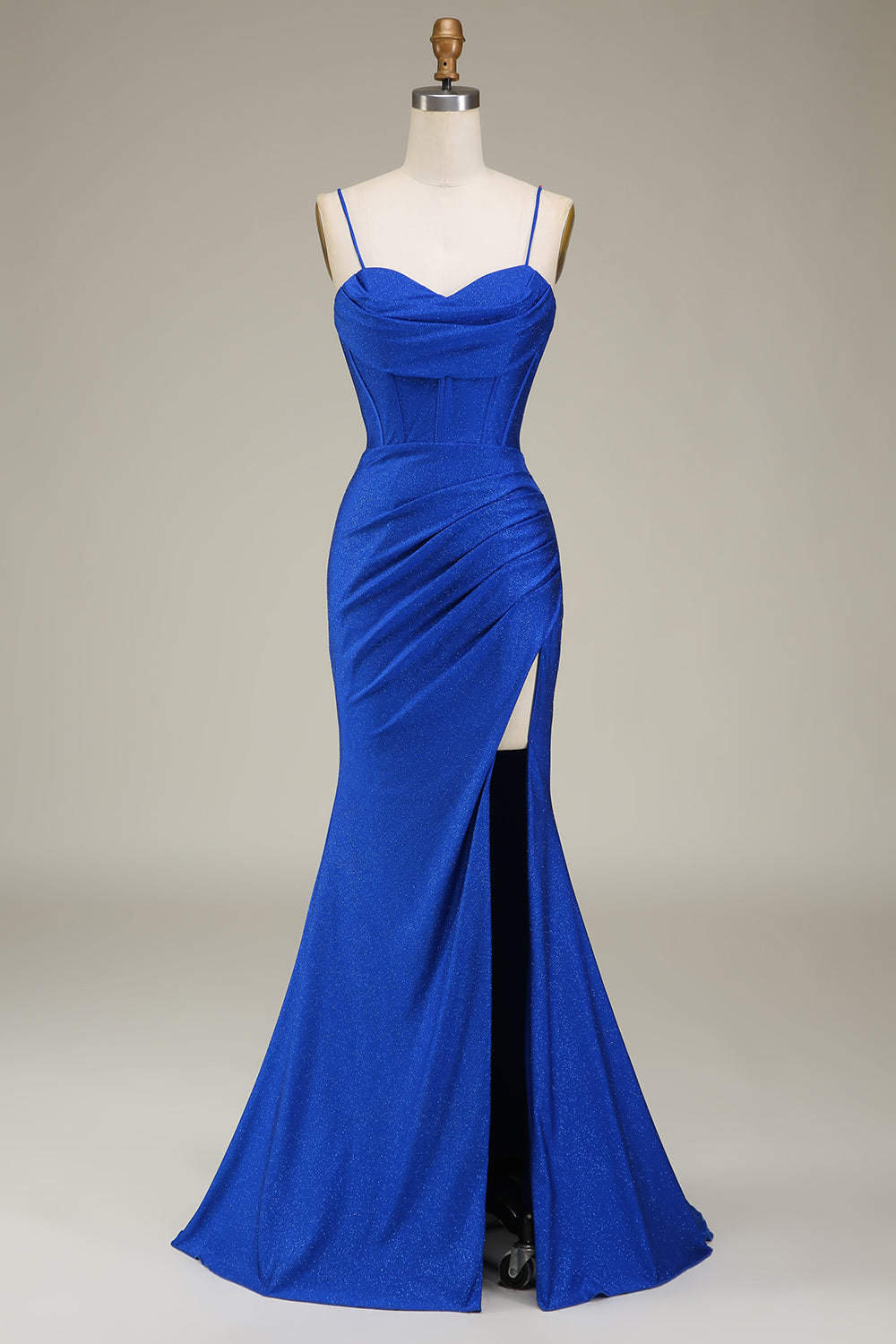 Robe de bal bustier lilas en satin à fines bretelles