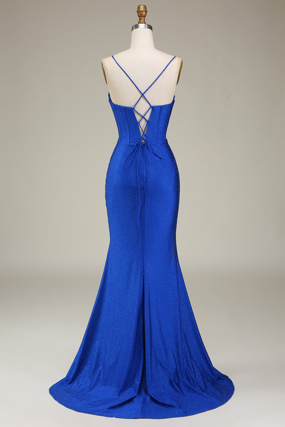 Robe de bal bustier lilas en satin à fines bretelles