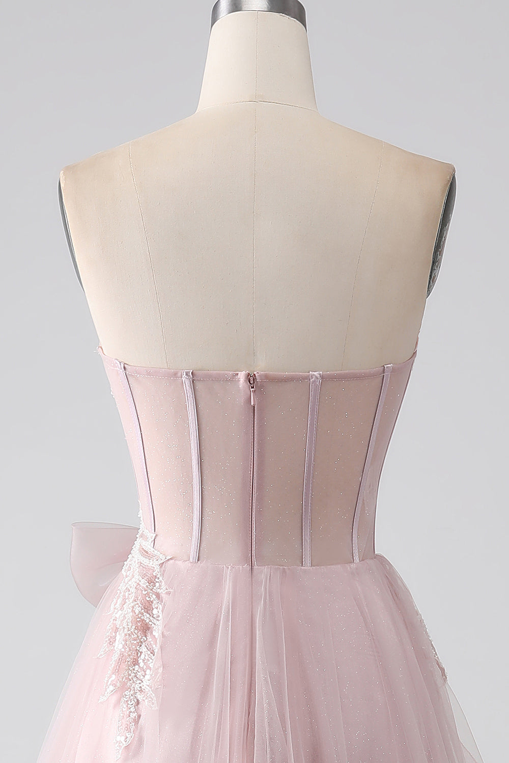 Robe de bal bustier trapèze en tulle à nœud scintillant