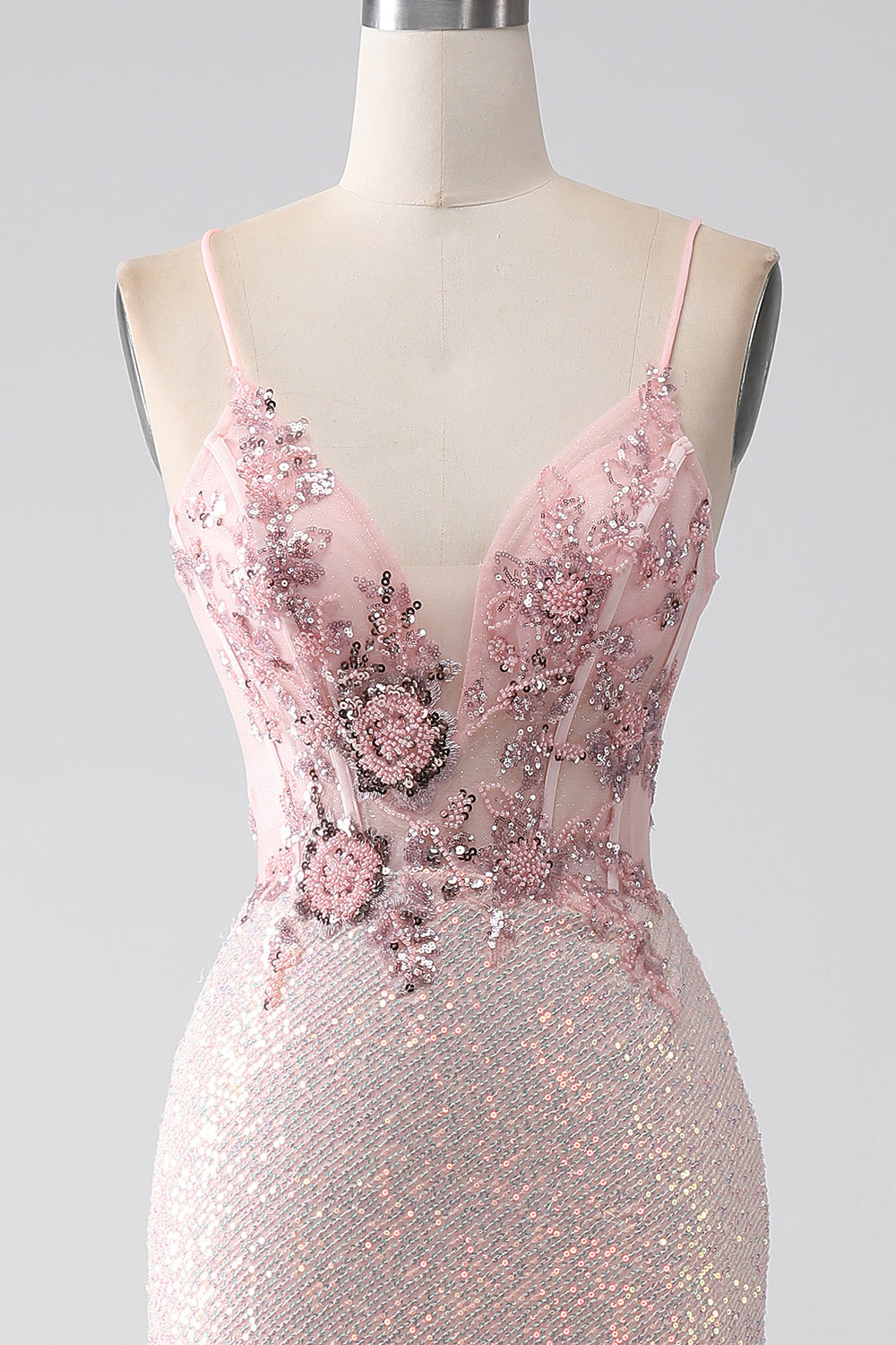 Robe de bal sirène rose pailletée et perlée avec fente