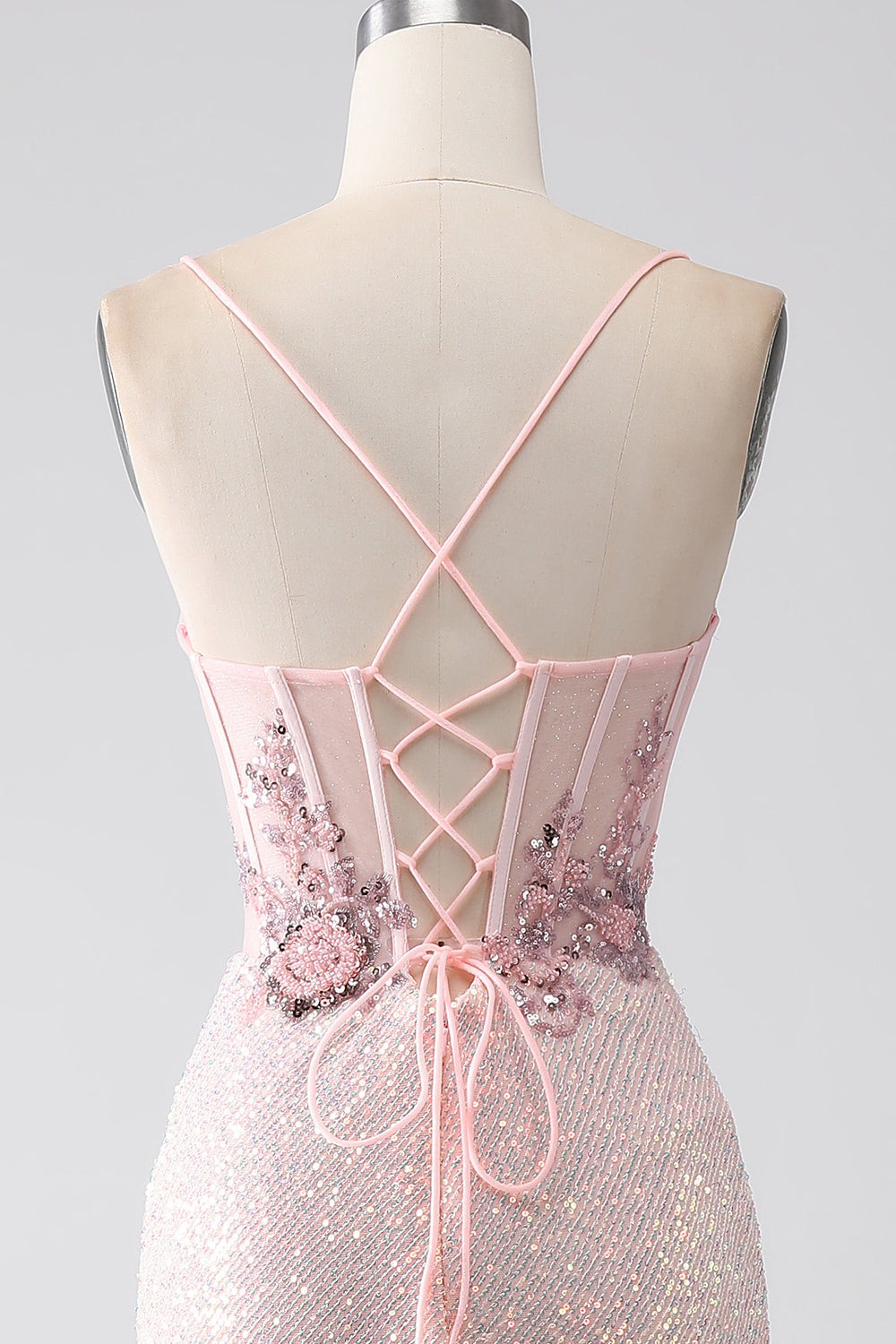 Robe de bal sirène rose pailletée et perlée avec fente