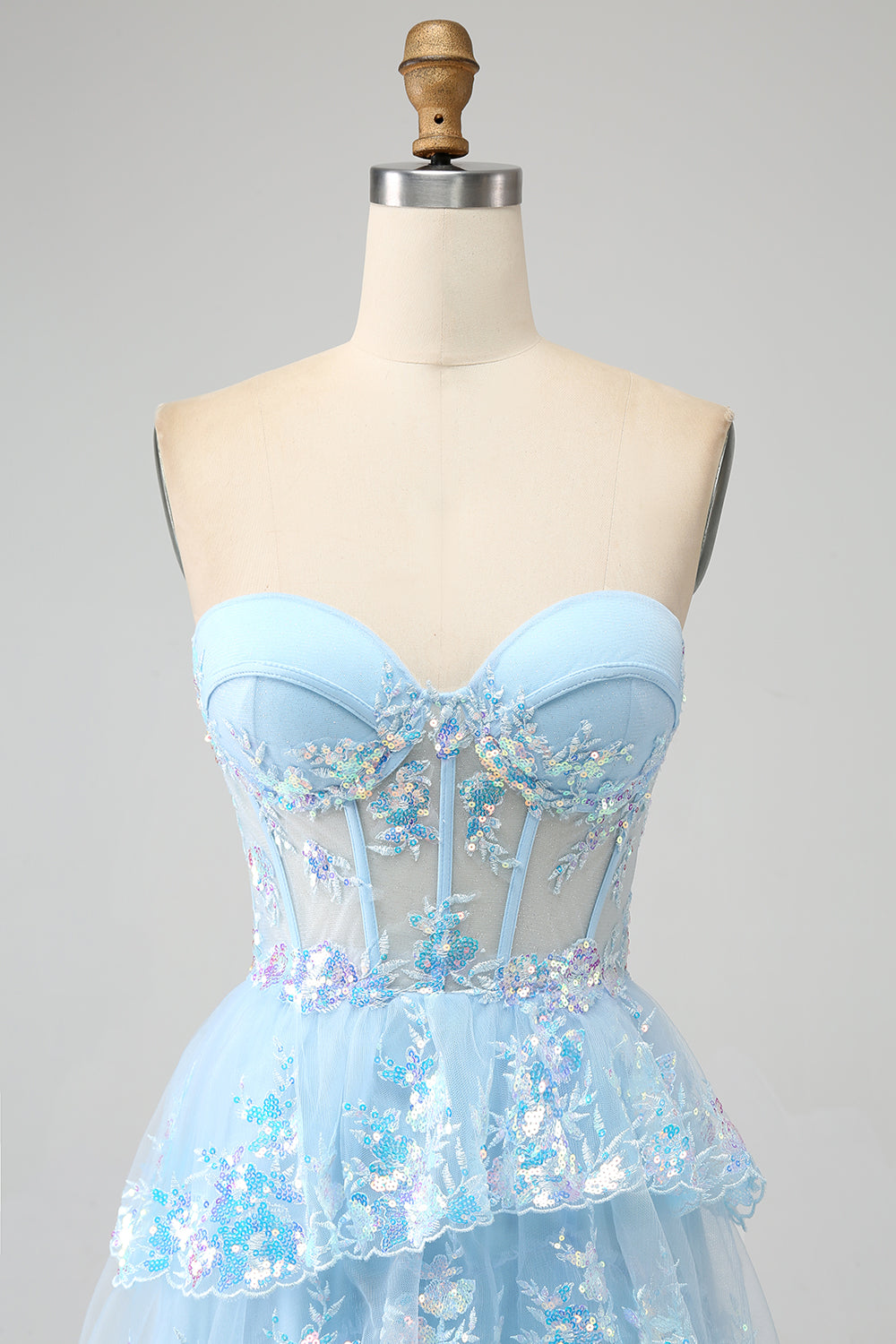 Robe de bal bustier en tulle étagée lavande avec appliqués
