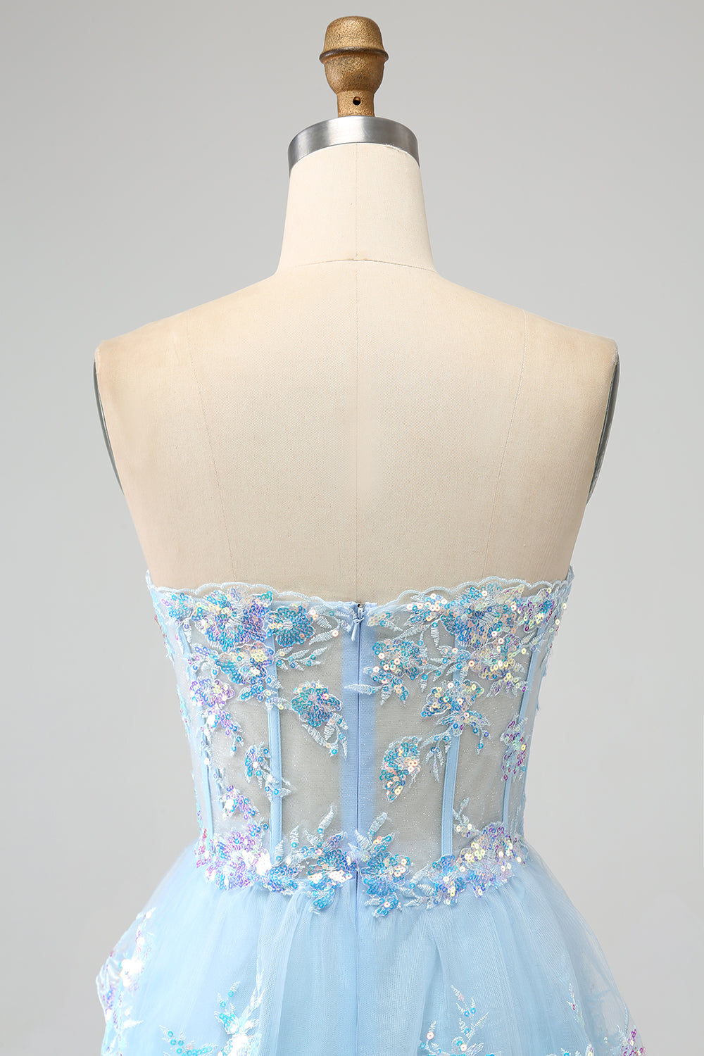 Robe de bal bustier en tulle étagée lavande avec appliqués