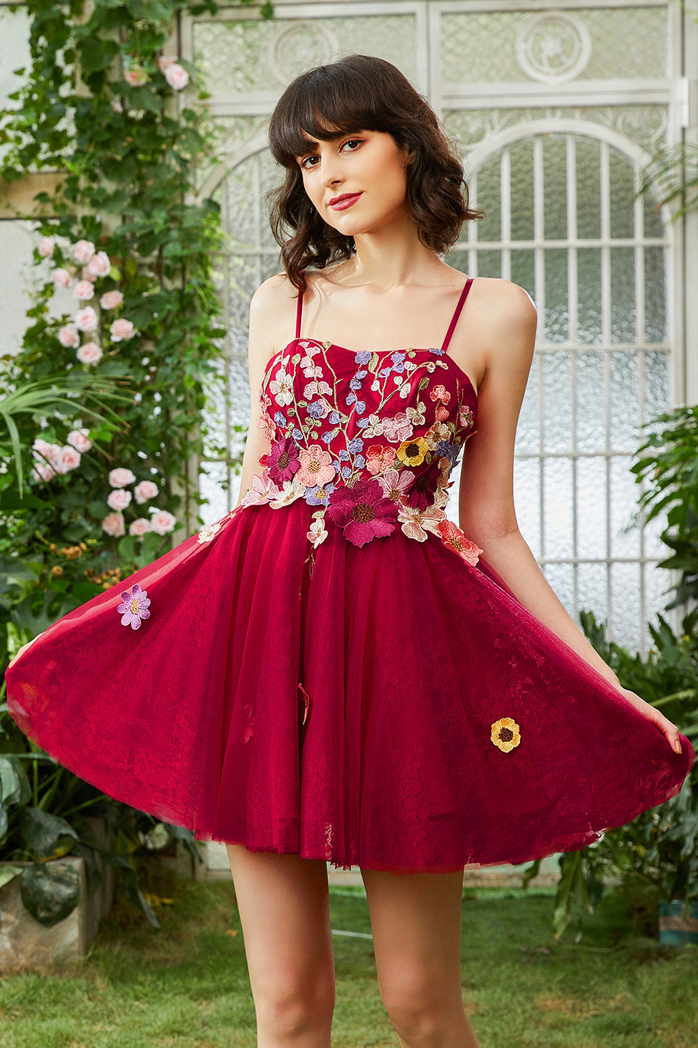 Robe de bal de fin d'année bordeaux trapèze à fines bretelles avec fleurs 3D