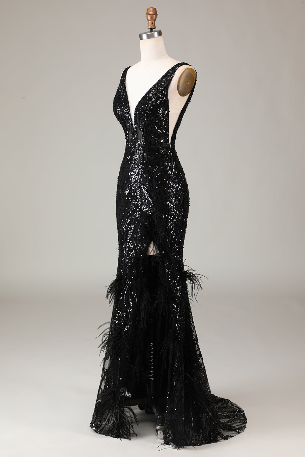 Robe de bal sirène noire scintillante à décolleté en V profond avec plumes