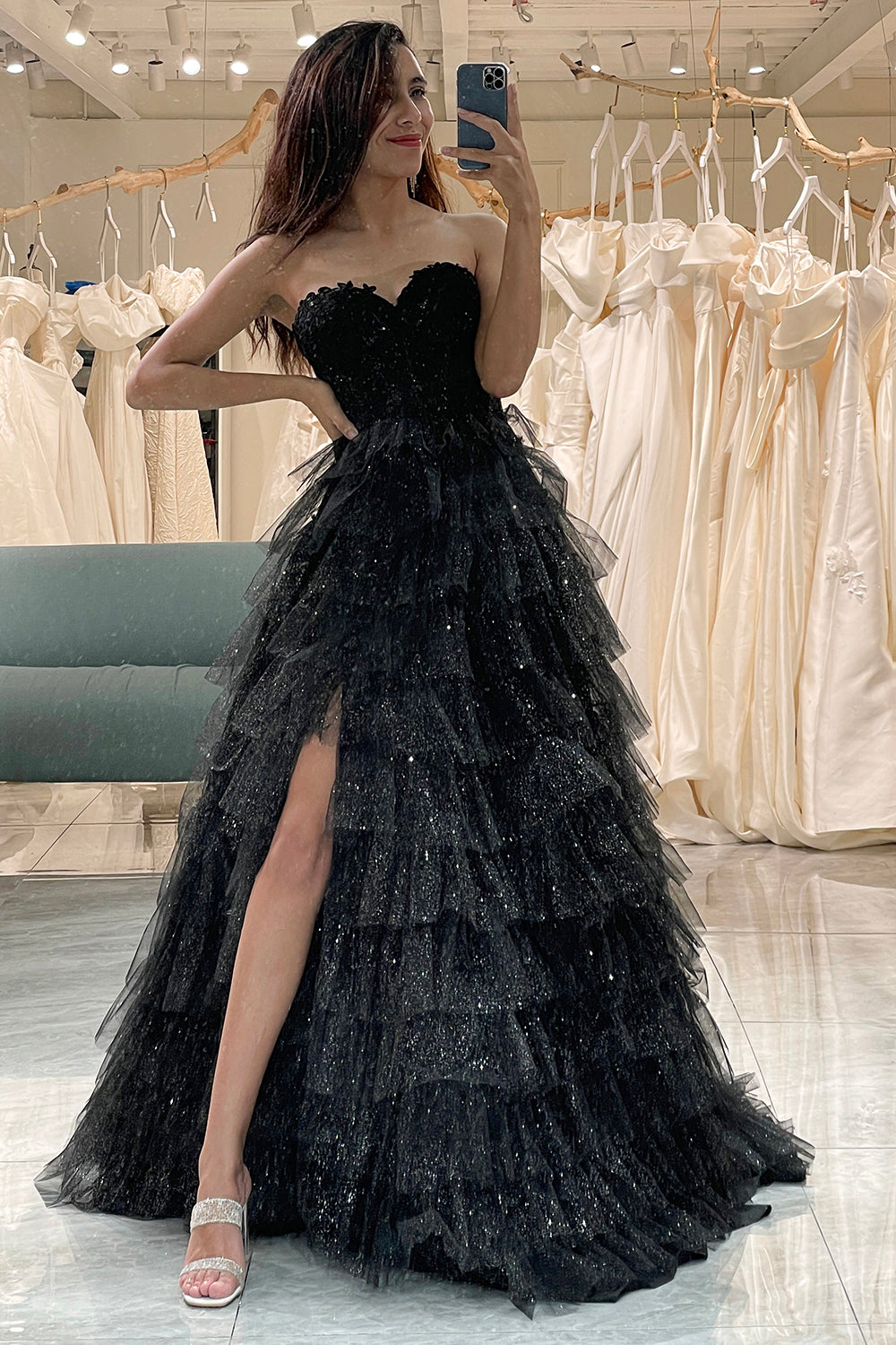 Robe de soirée corset noire tendance coupe trapèze à volants avec col cœur