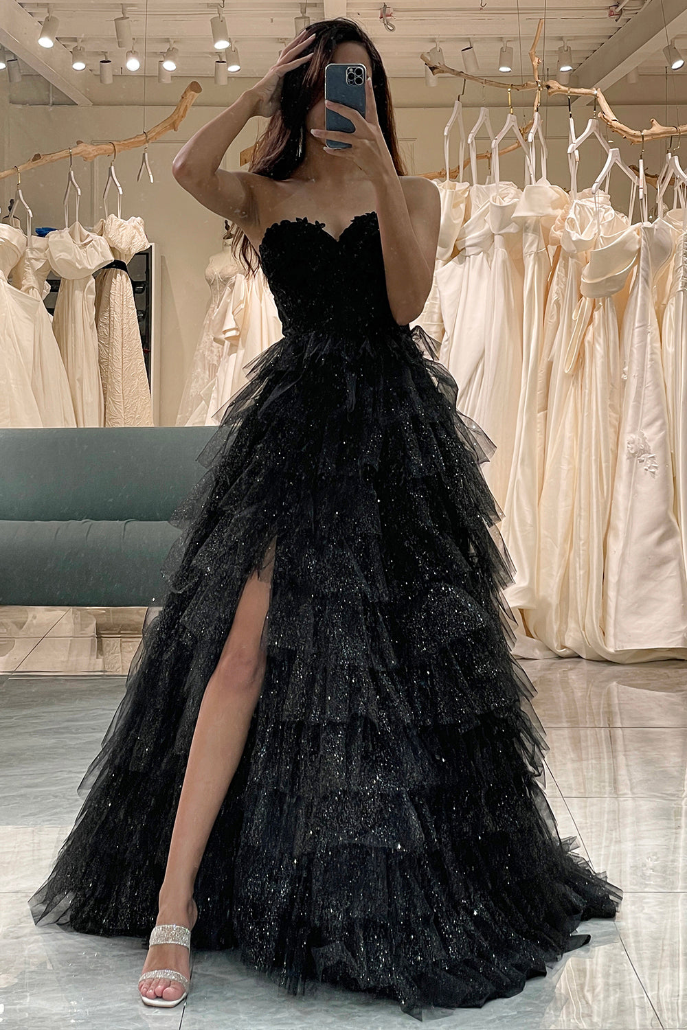 Robe de soirée corset noire tendance coupe trapèze à volants avec col cœur