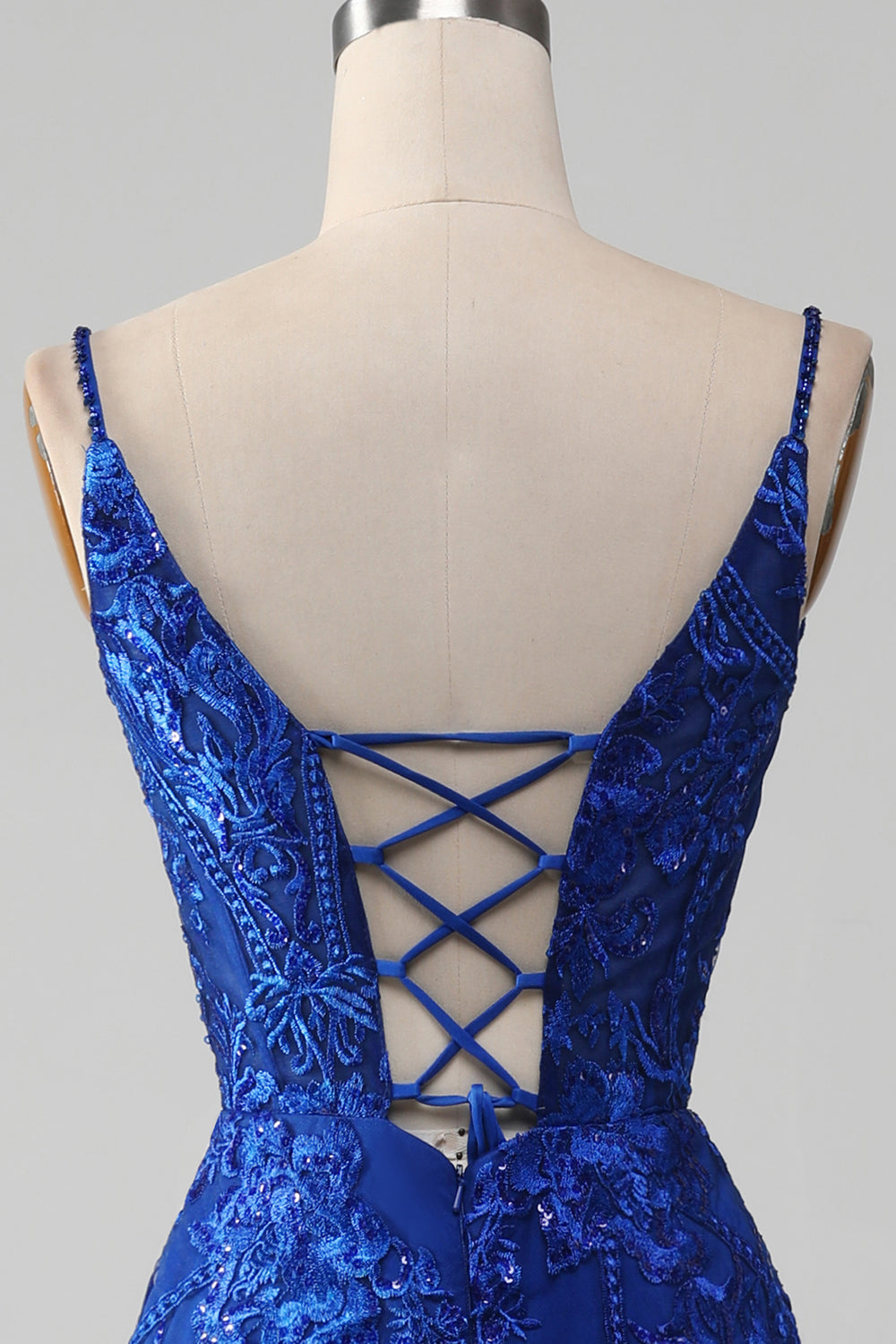 Robe de bal longue sirène bleu roi pailletée à bretelles spaghetti avec applications