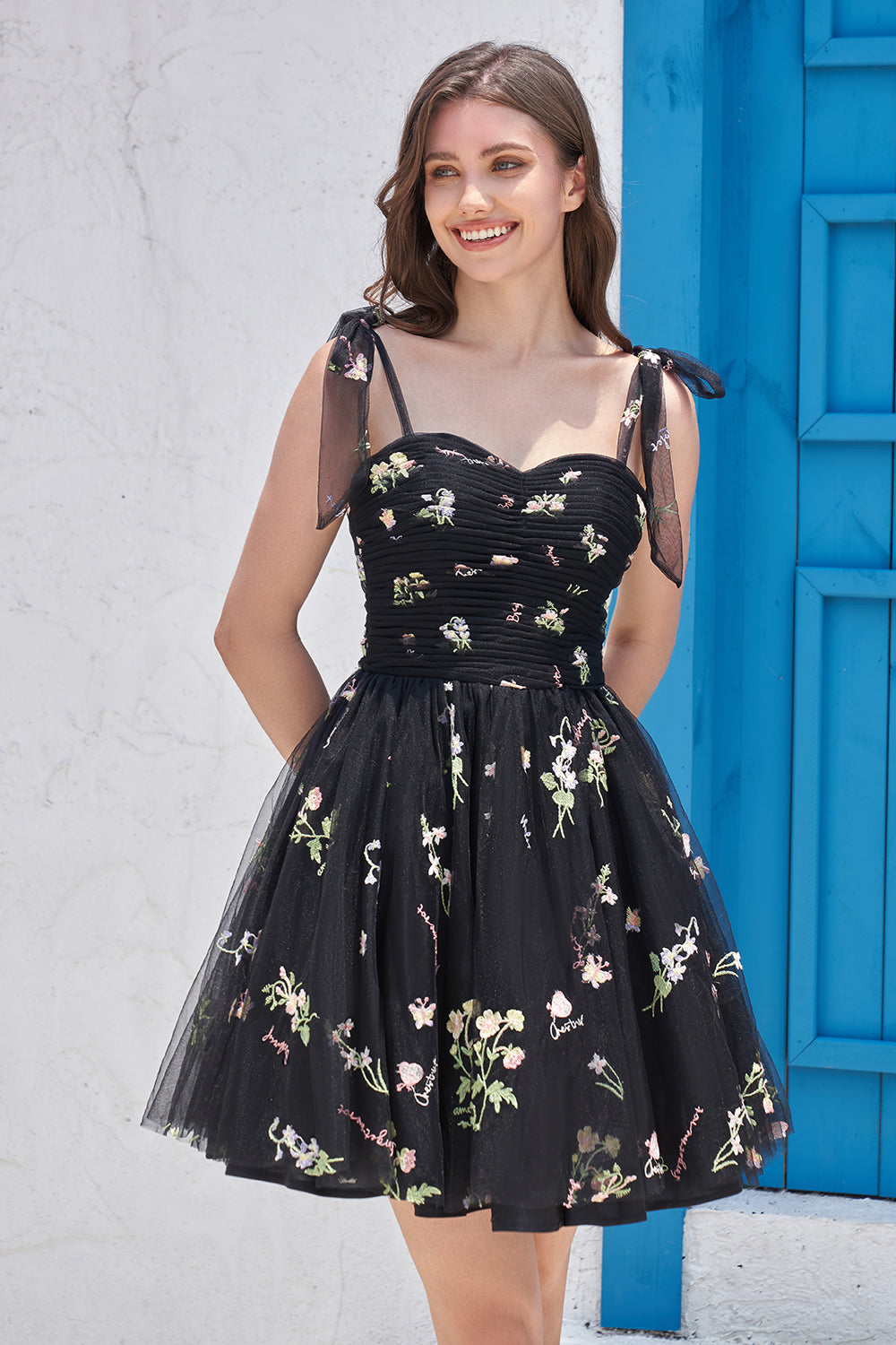 Robe de graduation verte courte ligne A avec broderies