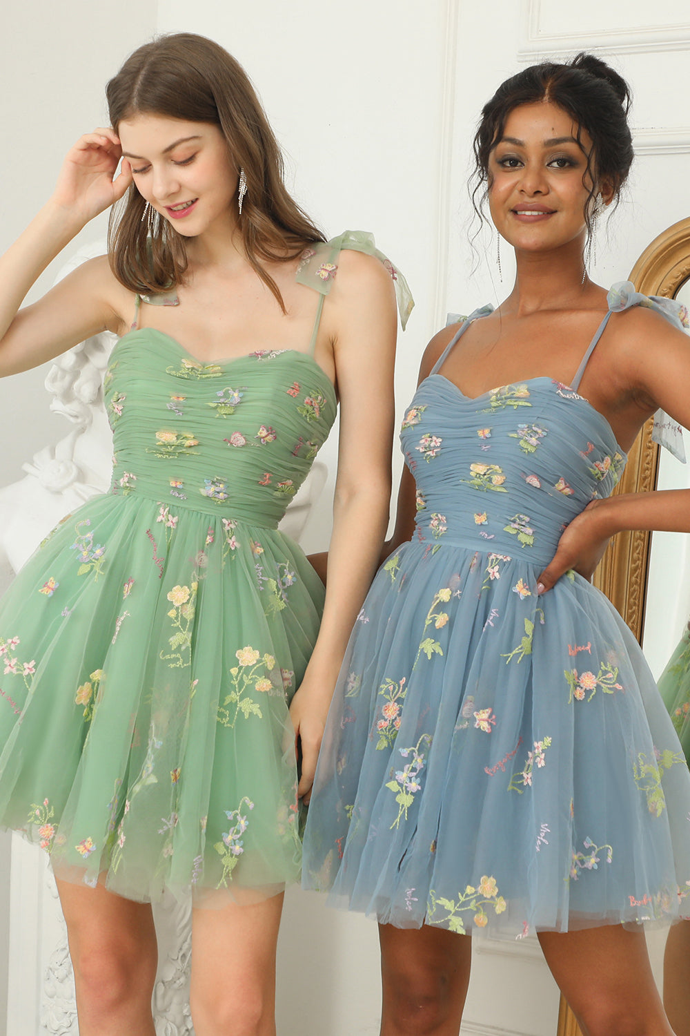 Vestido de Graduación Corto Champán con Escote Corazón y Bordado