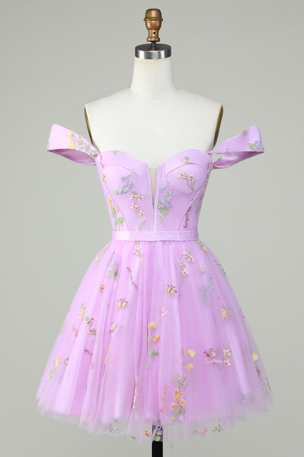 Robe de bal courte trapèze violette à encolure cœur avec broderie
