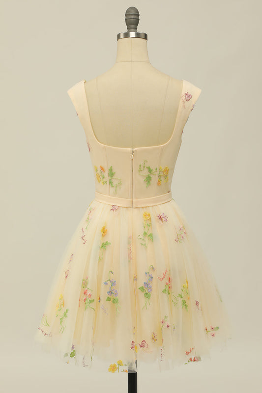 Cute A-Line Sweetheart Champagne Short Graduation Dress
