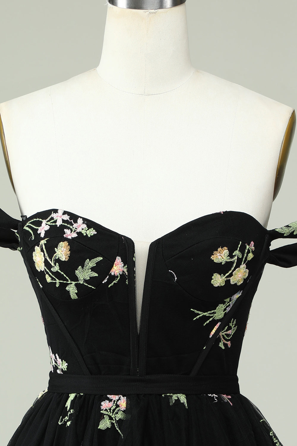 Robe de graduation noire trapèze à épaules dénudées