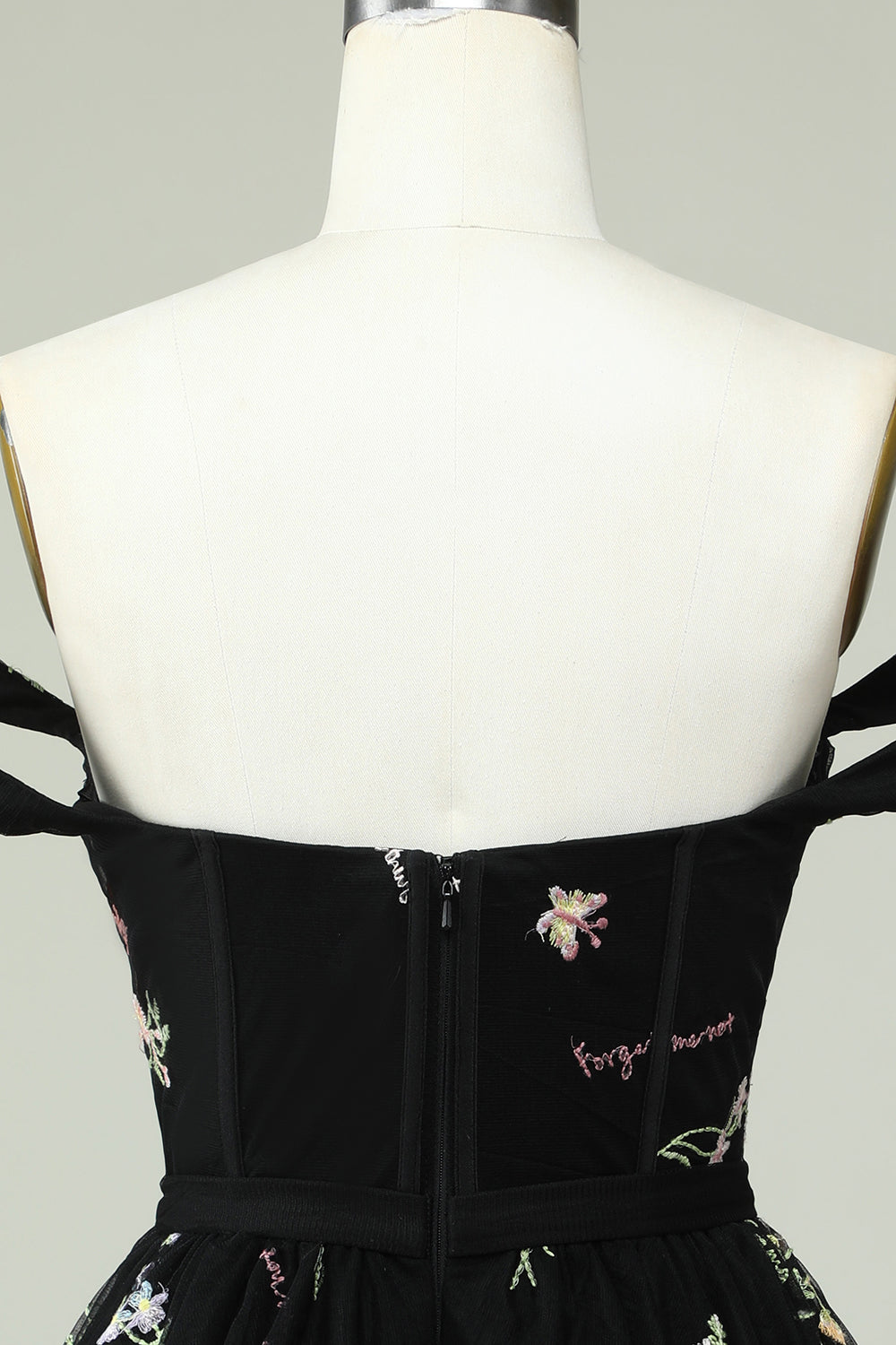 Robe de graduation noire trapèze à épaules dénudées