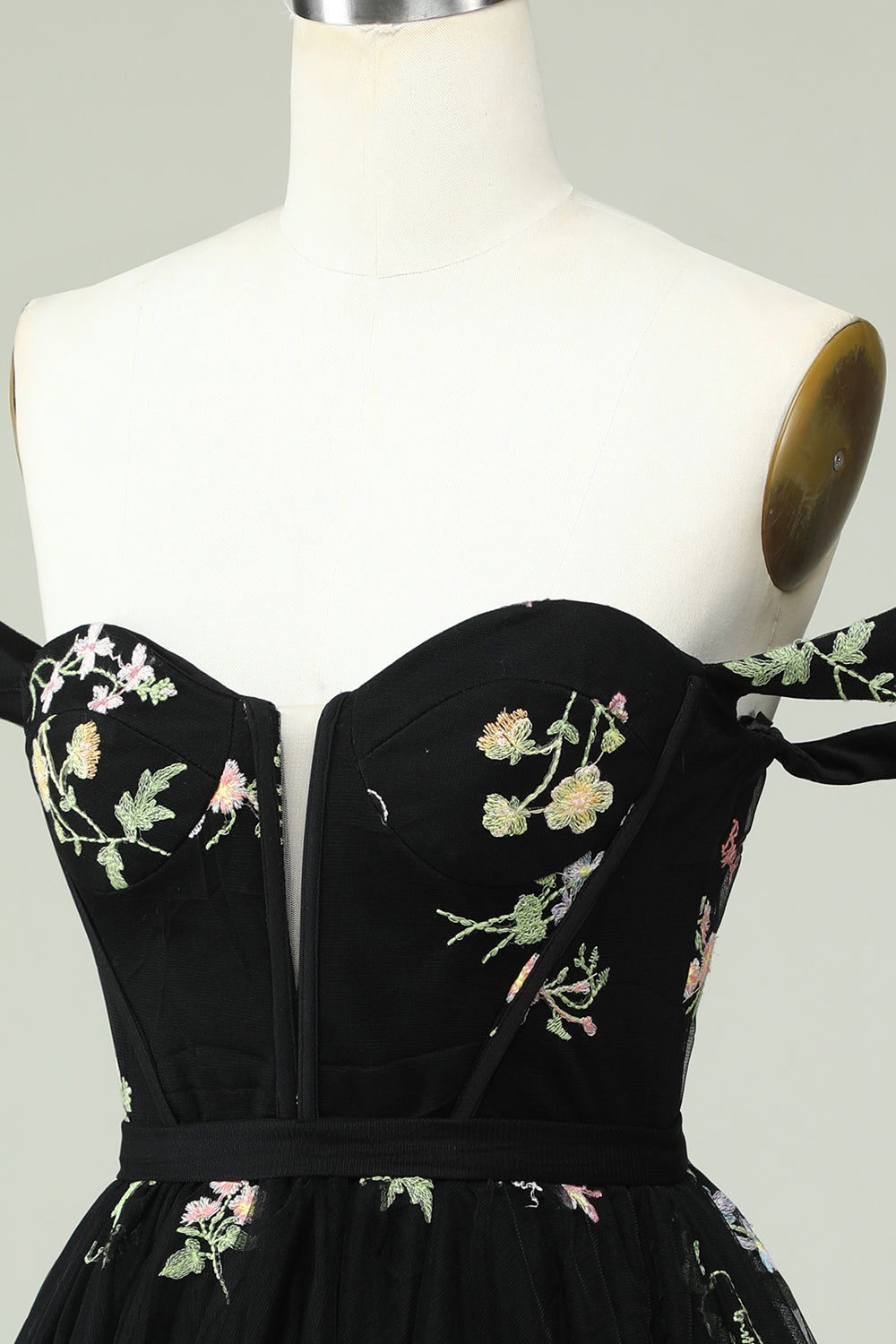 Robe de graduation noire trapèze à épaules dénudées
