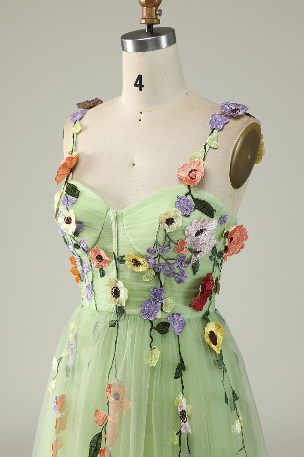Robe de bal en satin champagne à fines bretelles avec fleurs 3D