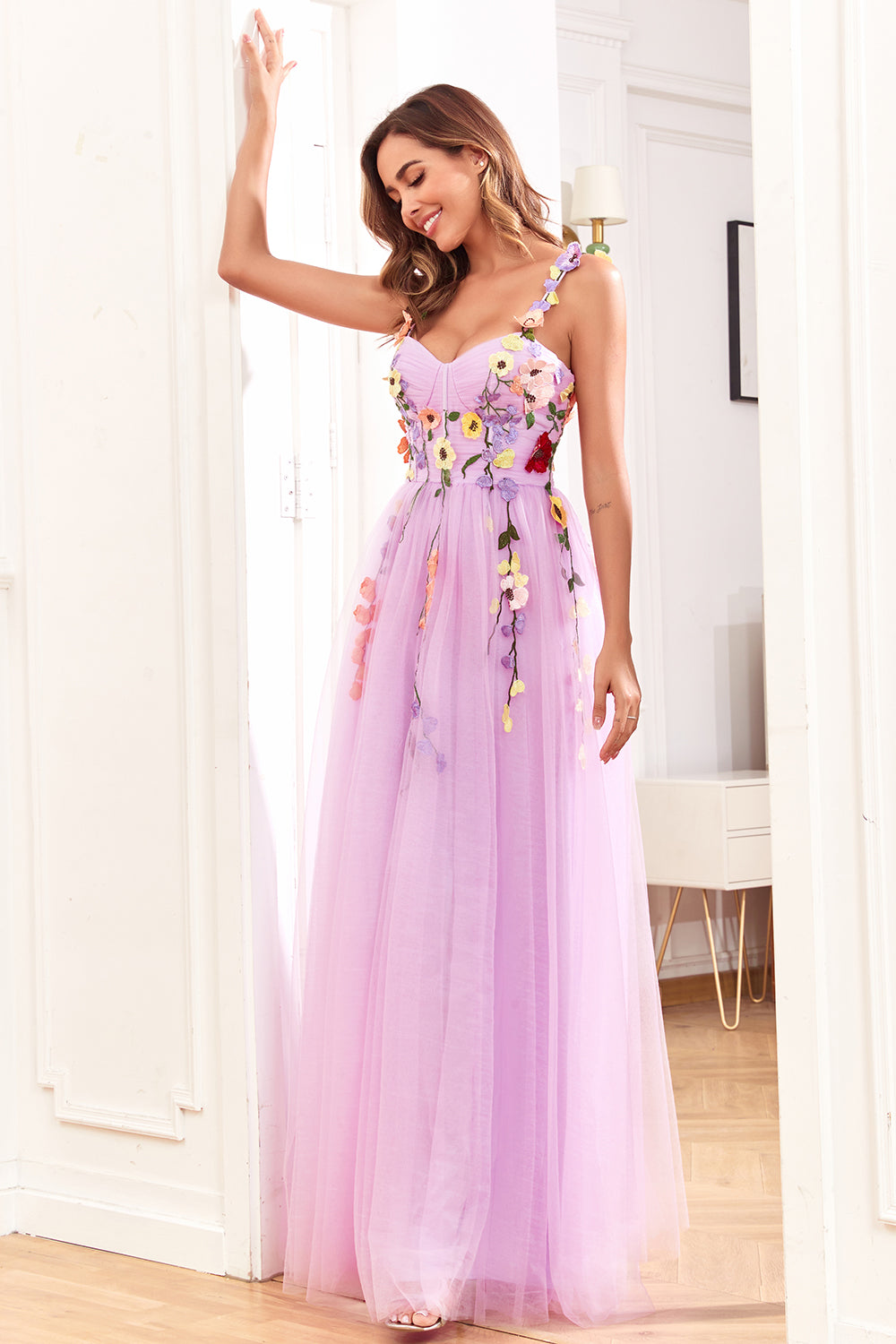 Robe de bal couleur champagne à fines bretelles avec fleurs 3D