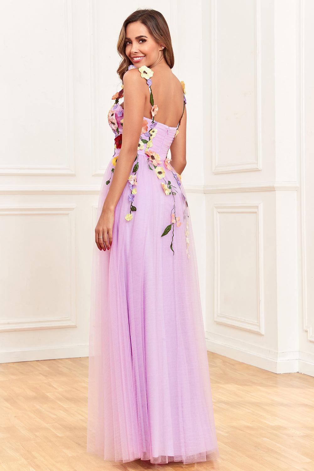 Robe de bal couleur champagne à fines bretelles avec fleurs 3D